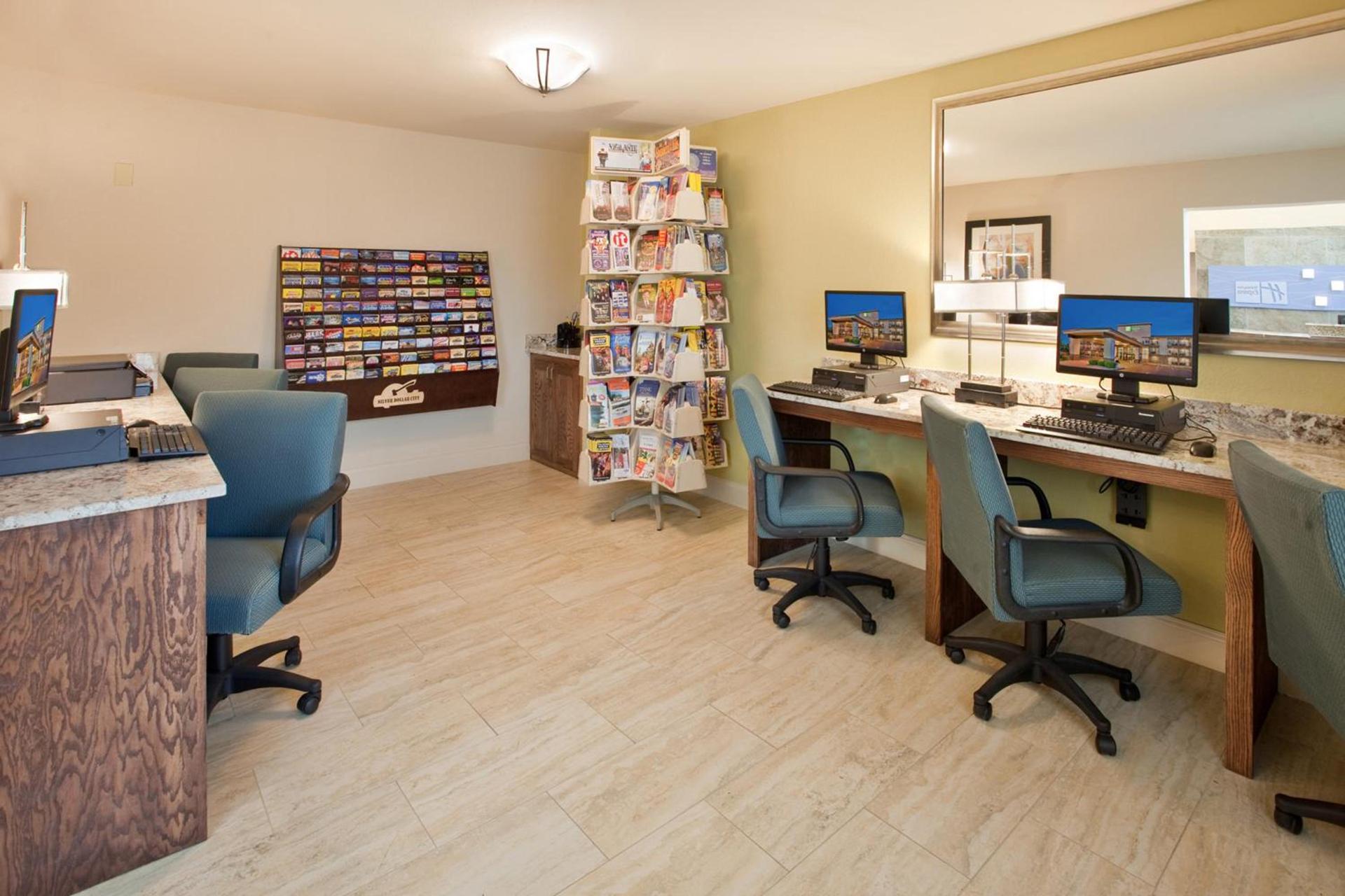 Holiday Inn Express Hotel & Suites Branson 76 Central by IHG photo 2
