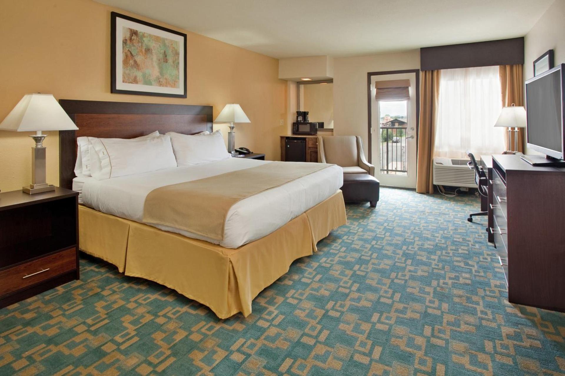Holiday Inn Express Hotel & Suites Branson 76 Central by IHG photo 23