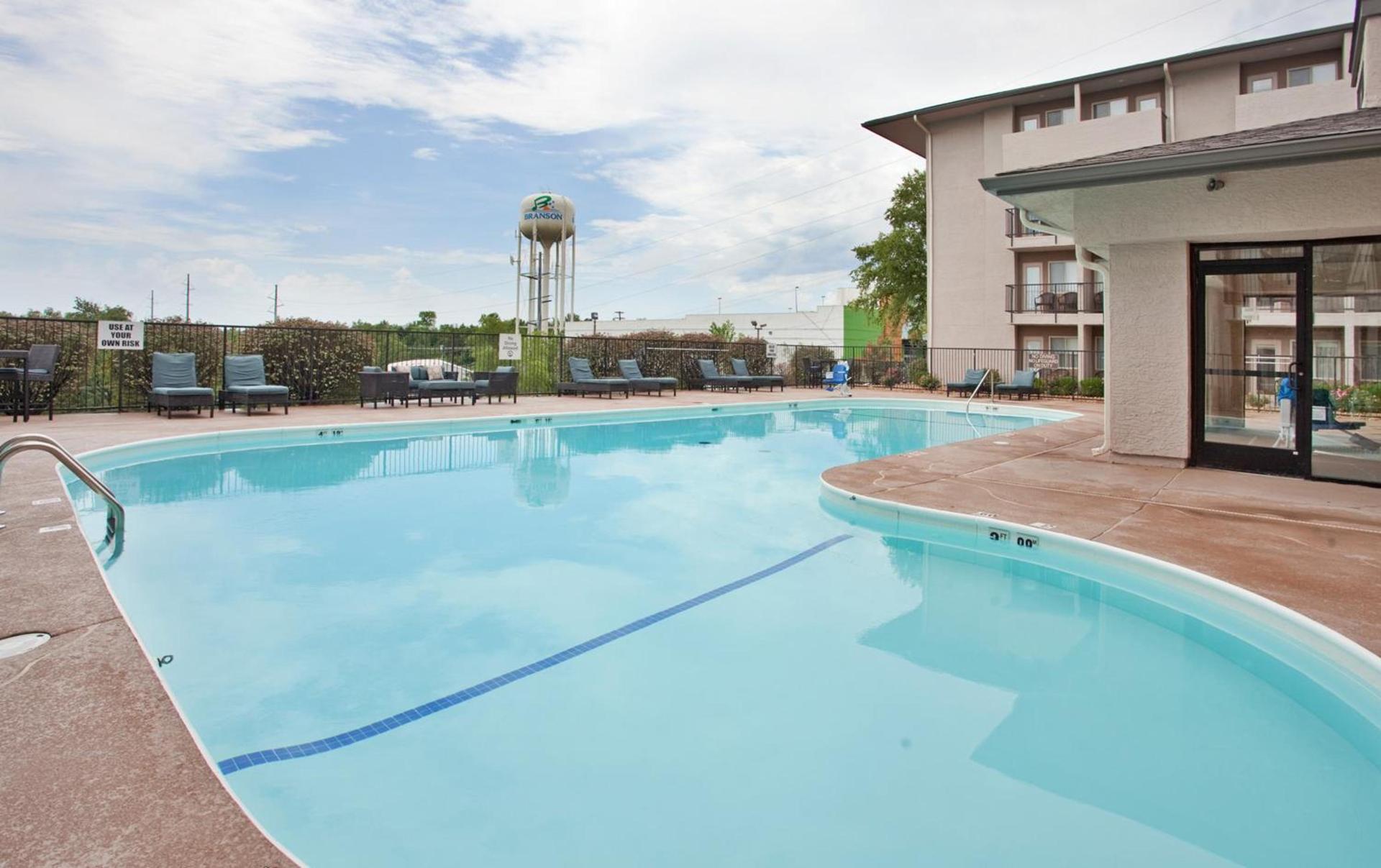 Holiday Inn Express Hotel & Suites Branson 76 Central by IHG photo 41