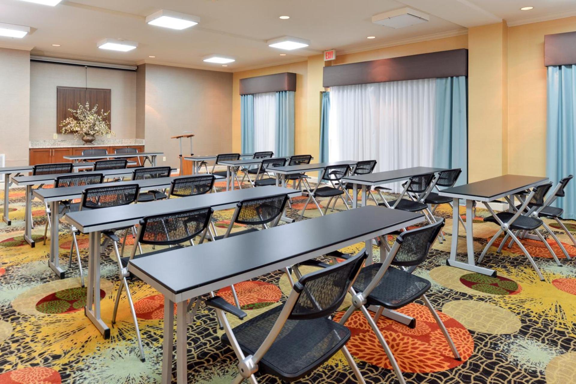 La Quinta Inn & Suites by Wyndham Bessemer photo 39