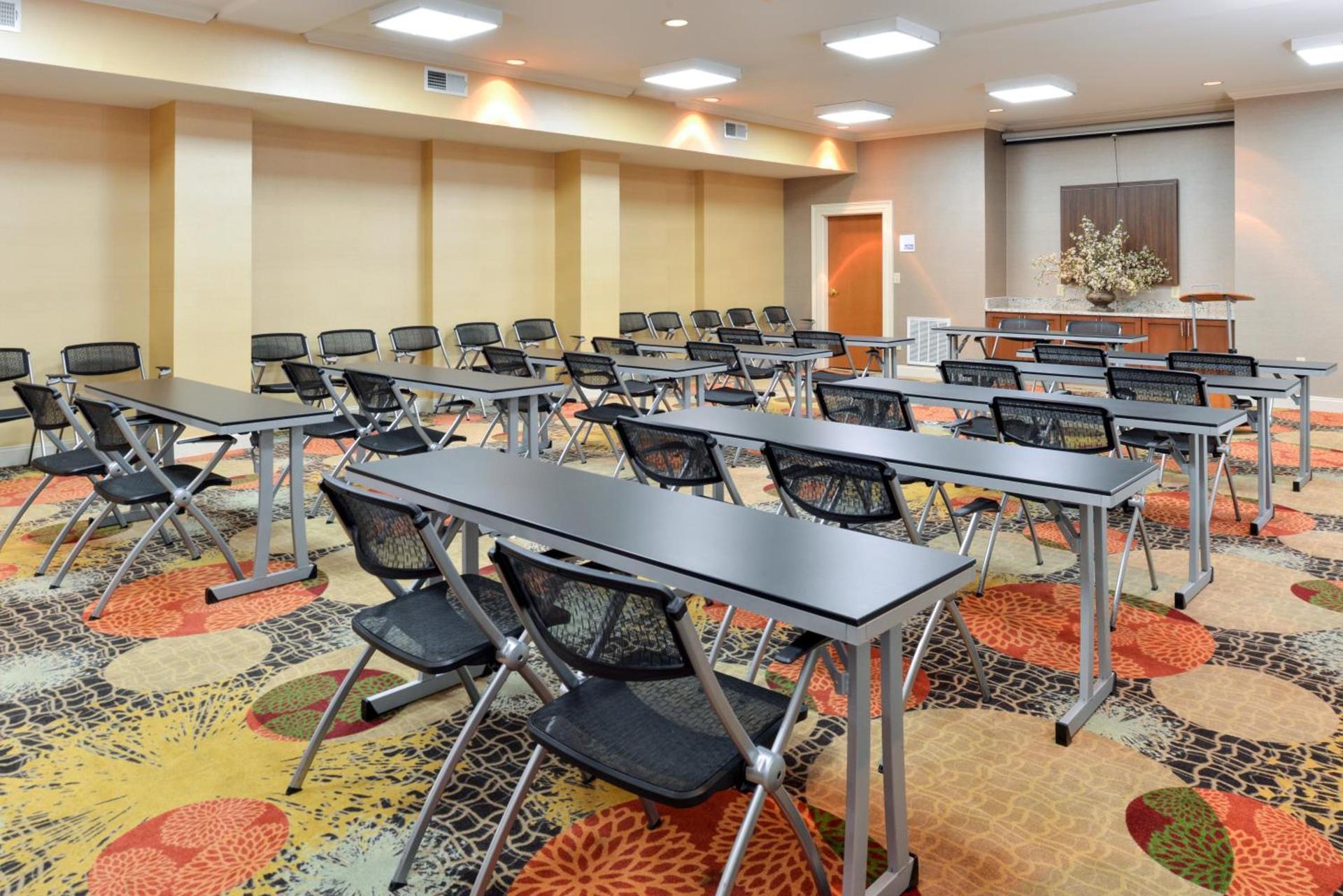 La Quinta Inn & Suites by Wyndham Bessemer photo 45