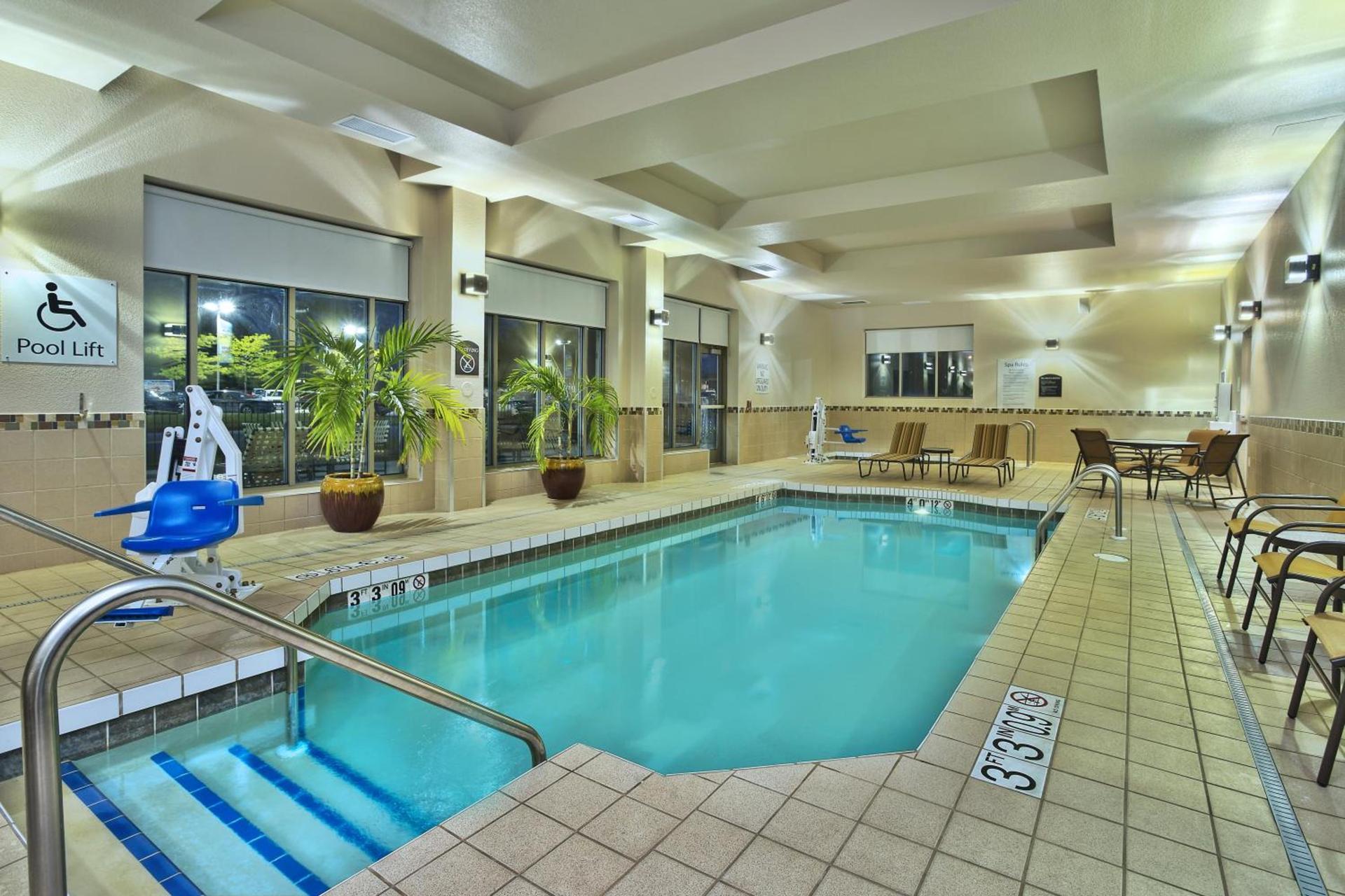 Holiday Inn & Suites Green Bay Stadium by IHG photo 9