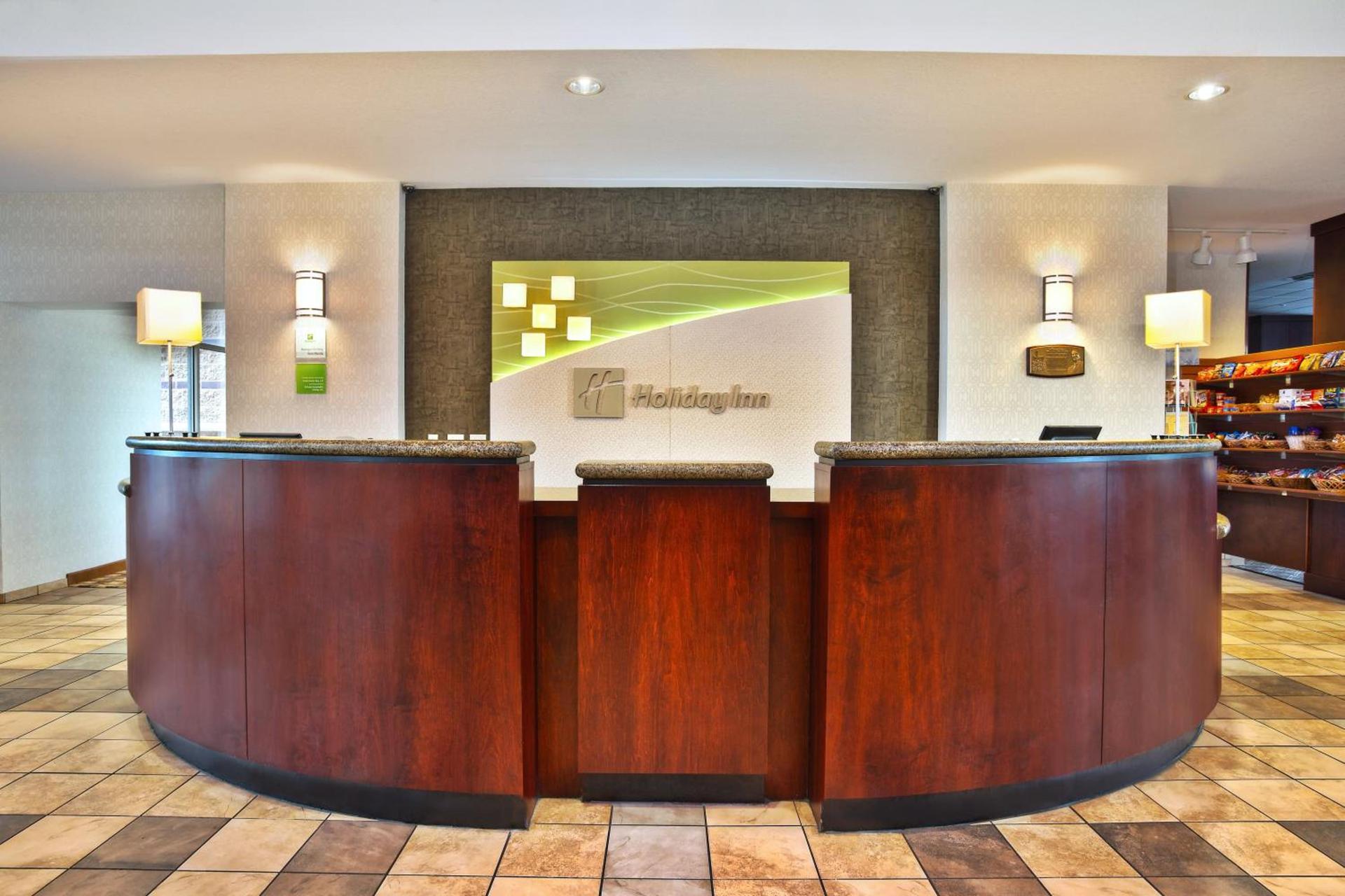 Holiday Inn & Suites Green Bay Stadium by IHG photo 21