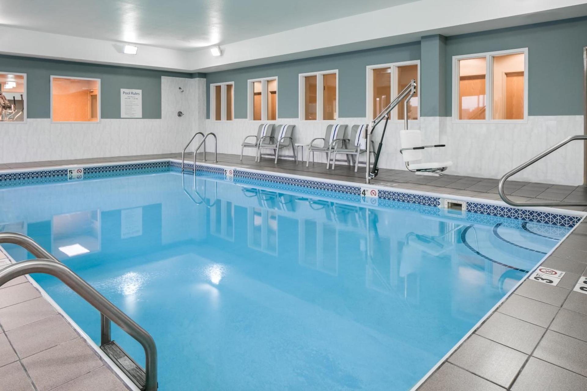 Holiday Inn Express & Suites Clinton by IHG photo 23