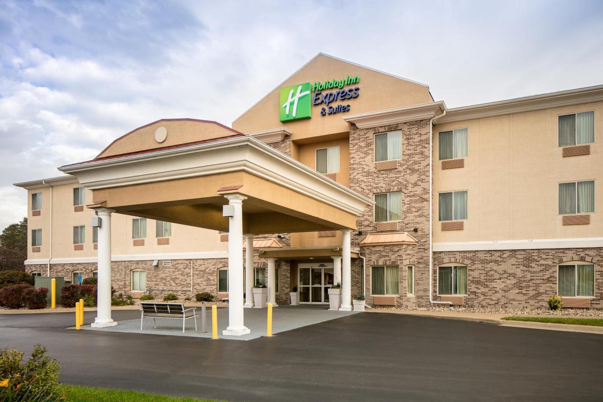 Holiday Inn Express & Suites Clinton by IHG photo 53