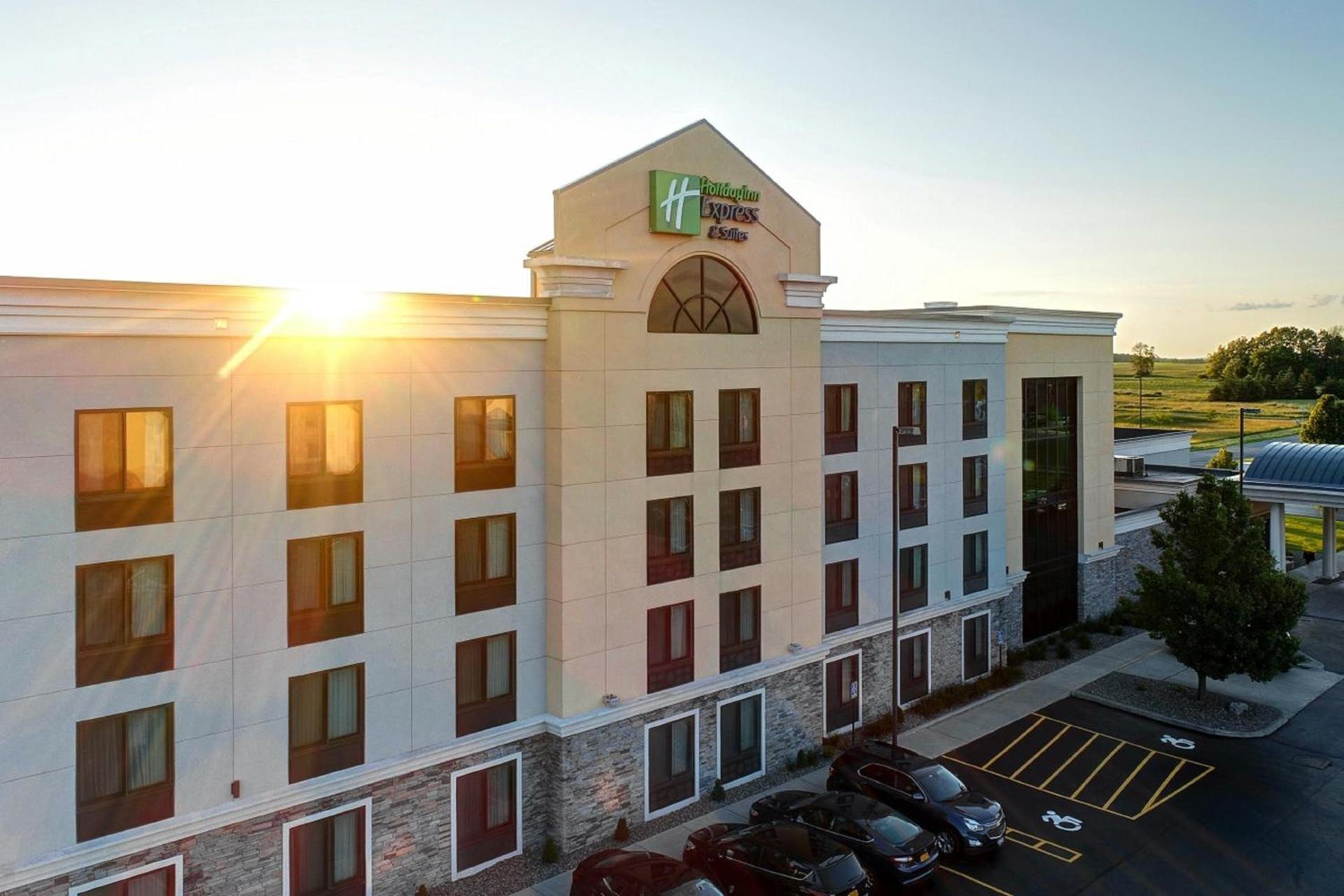 Holiday Inn Express and Suites Batavia by IHG — hotel in Batavia