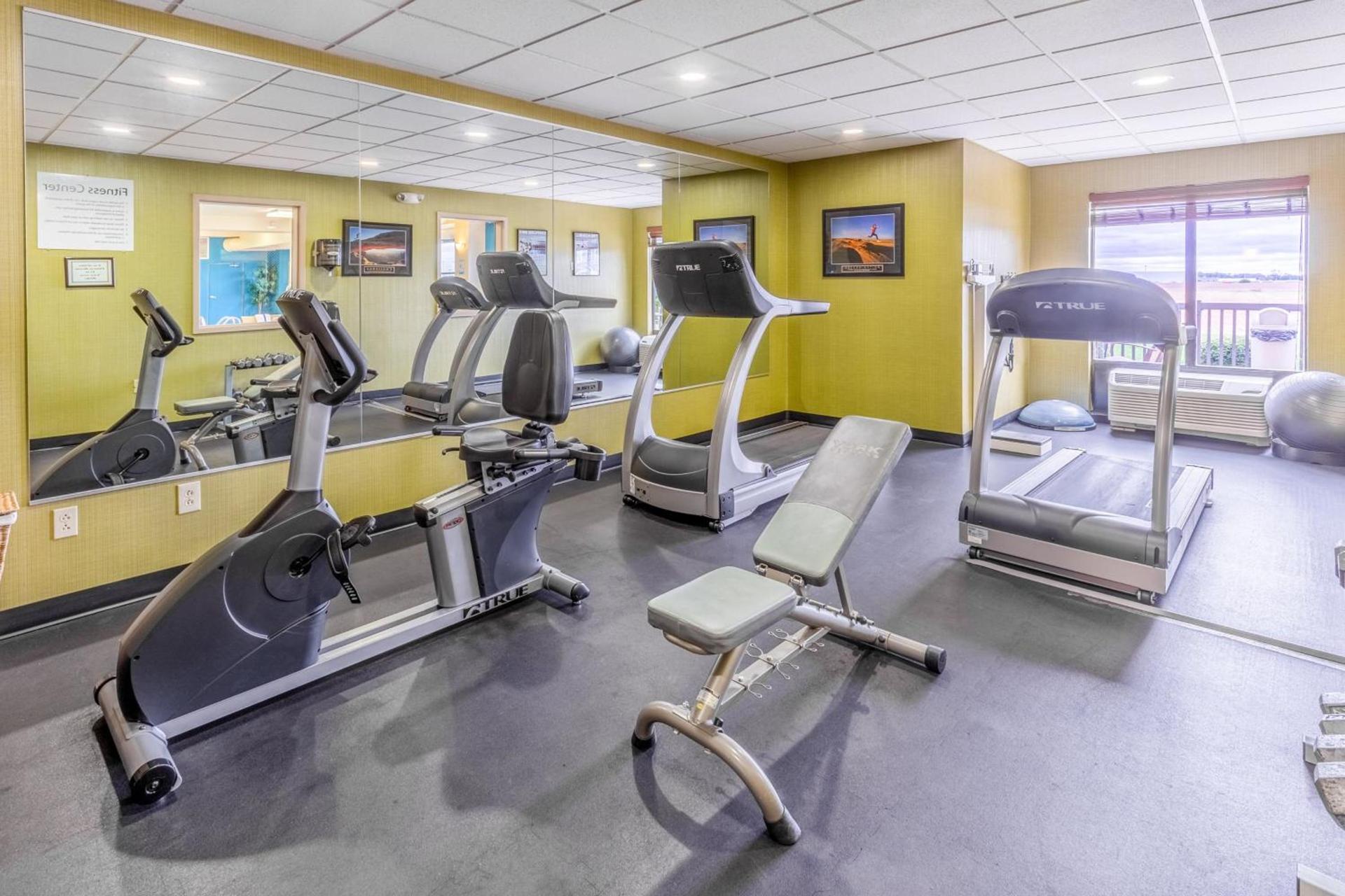 Holiday Inn Express Hotel & Suites Bowling Green by IHG photo 20