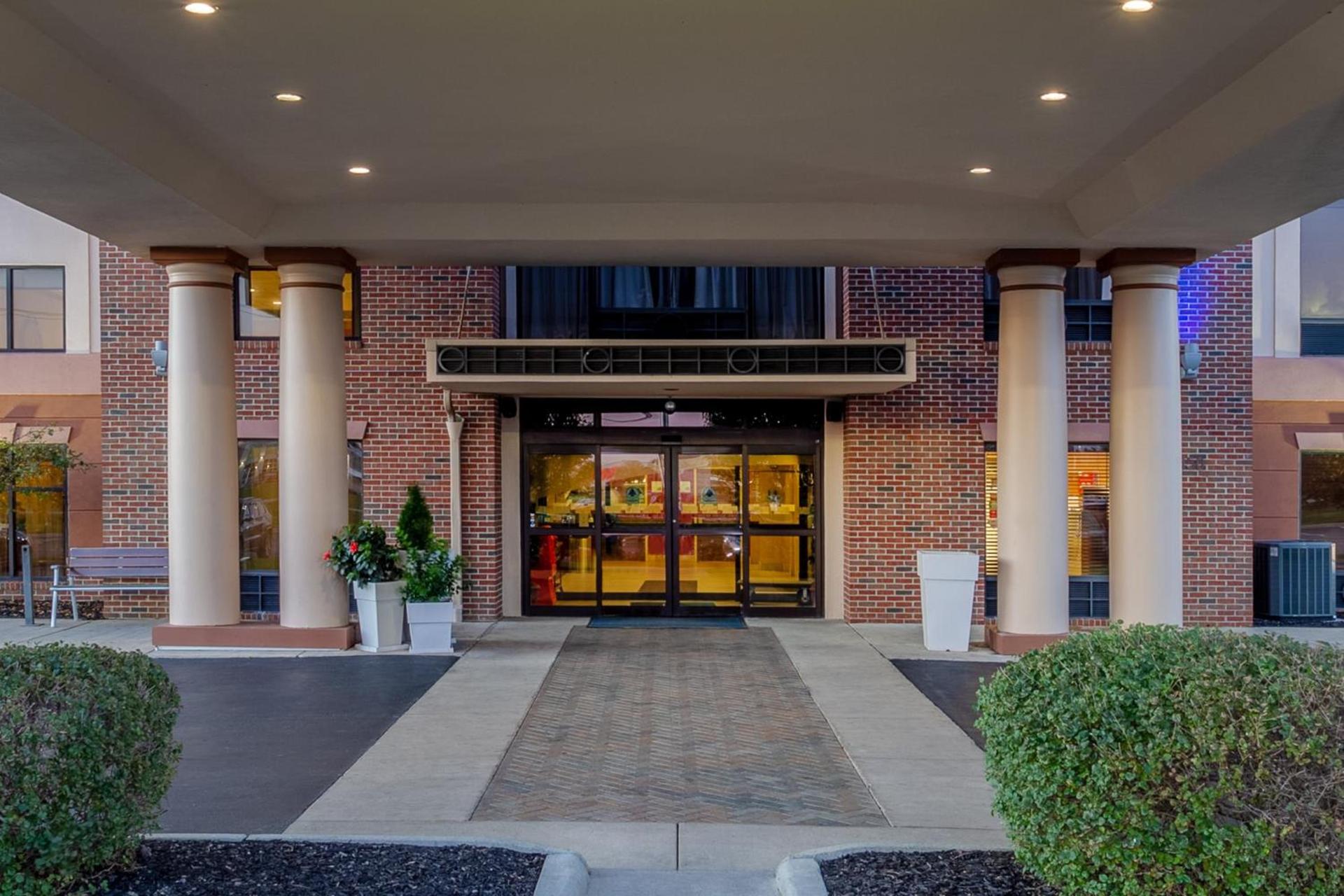 Holiday Inn Express Hotel & Suites Bowling Green by IHG photo 27