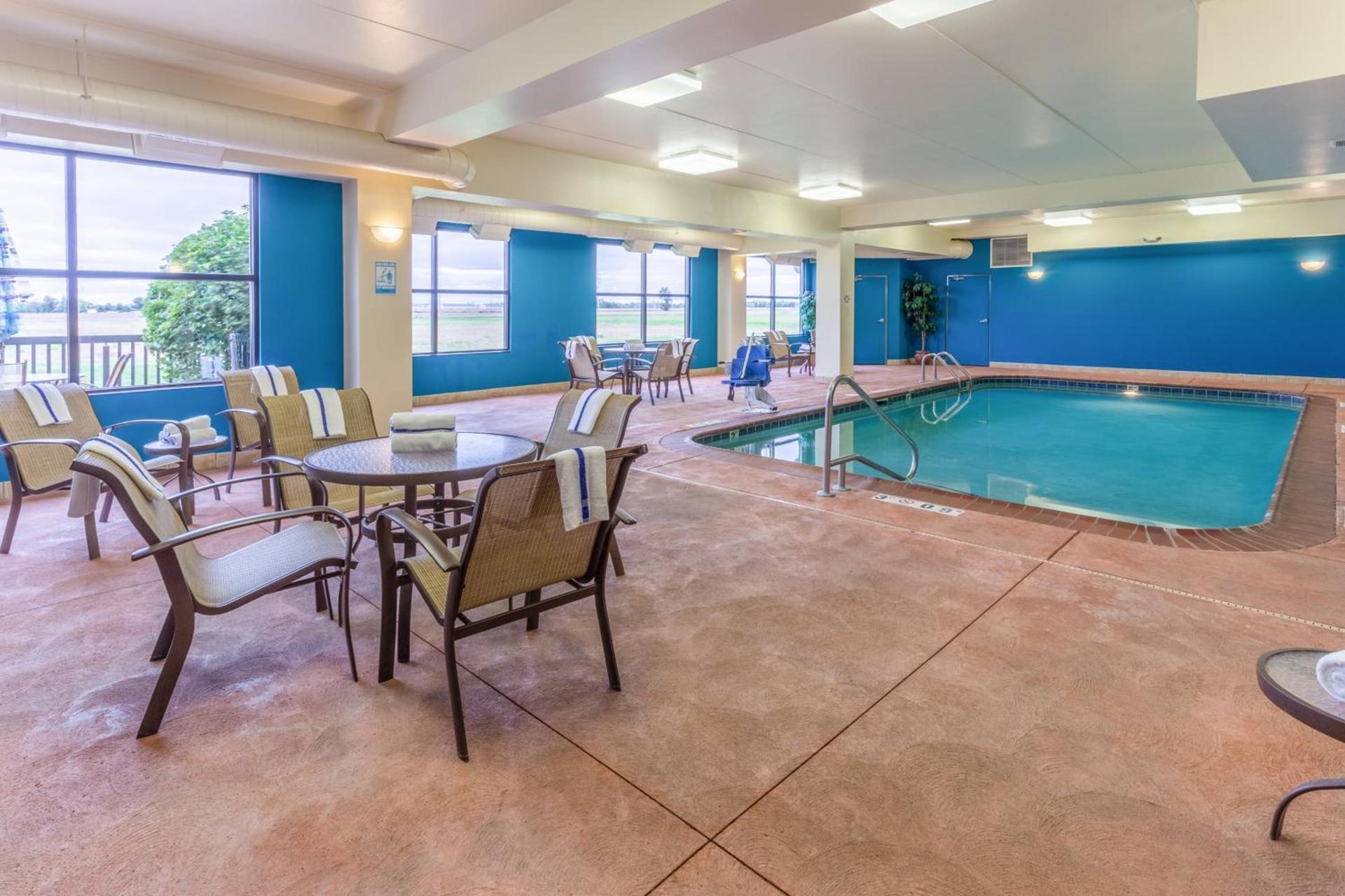 Holiday Inn Express Hotel & Suites Bowling Green by IHG photo 13