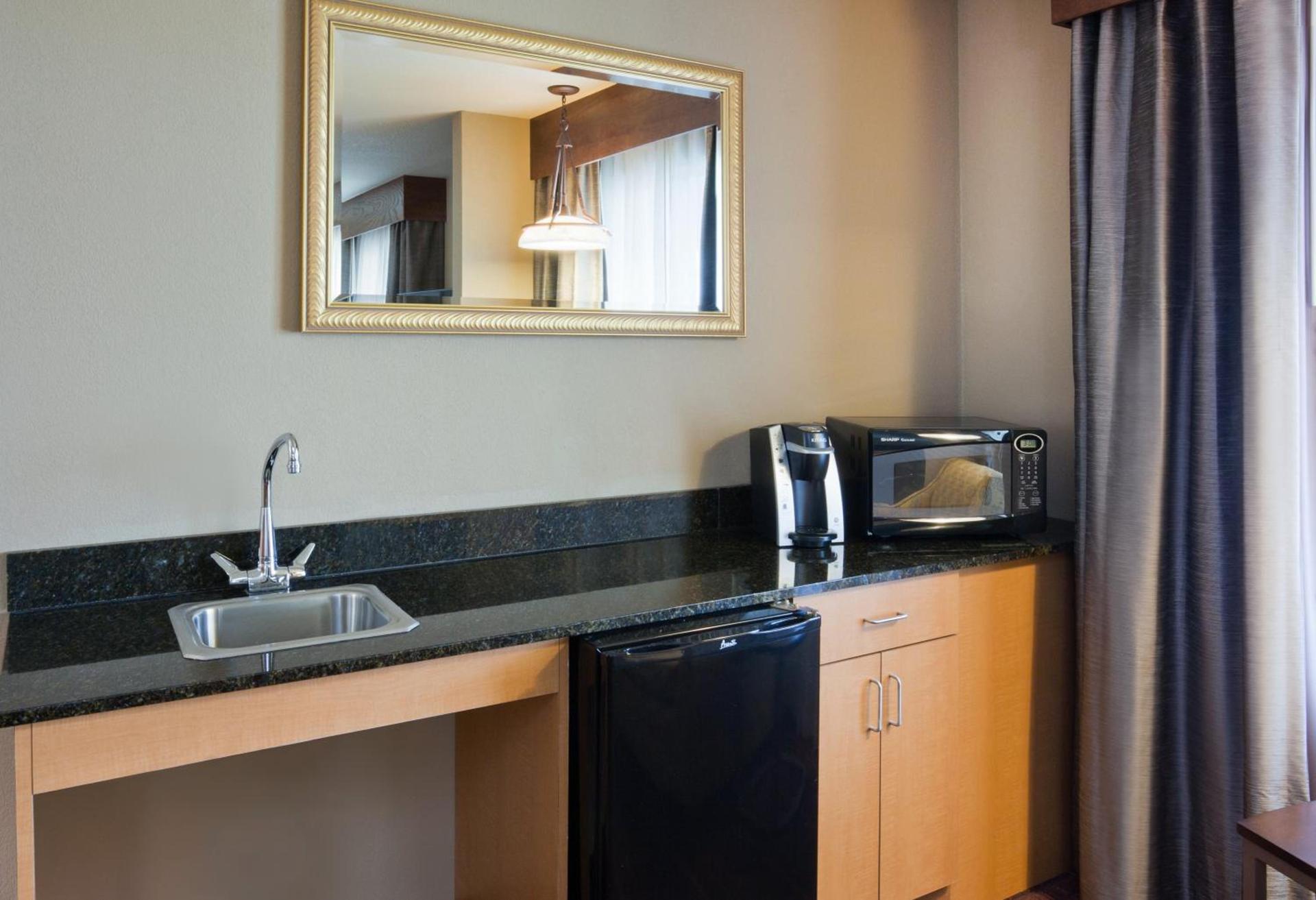 Holiday Inn Express Hotel & Suites Brainerd-Baxter by IHG photo 8