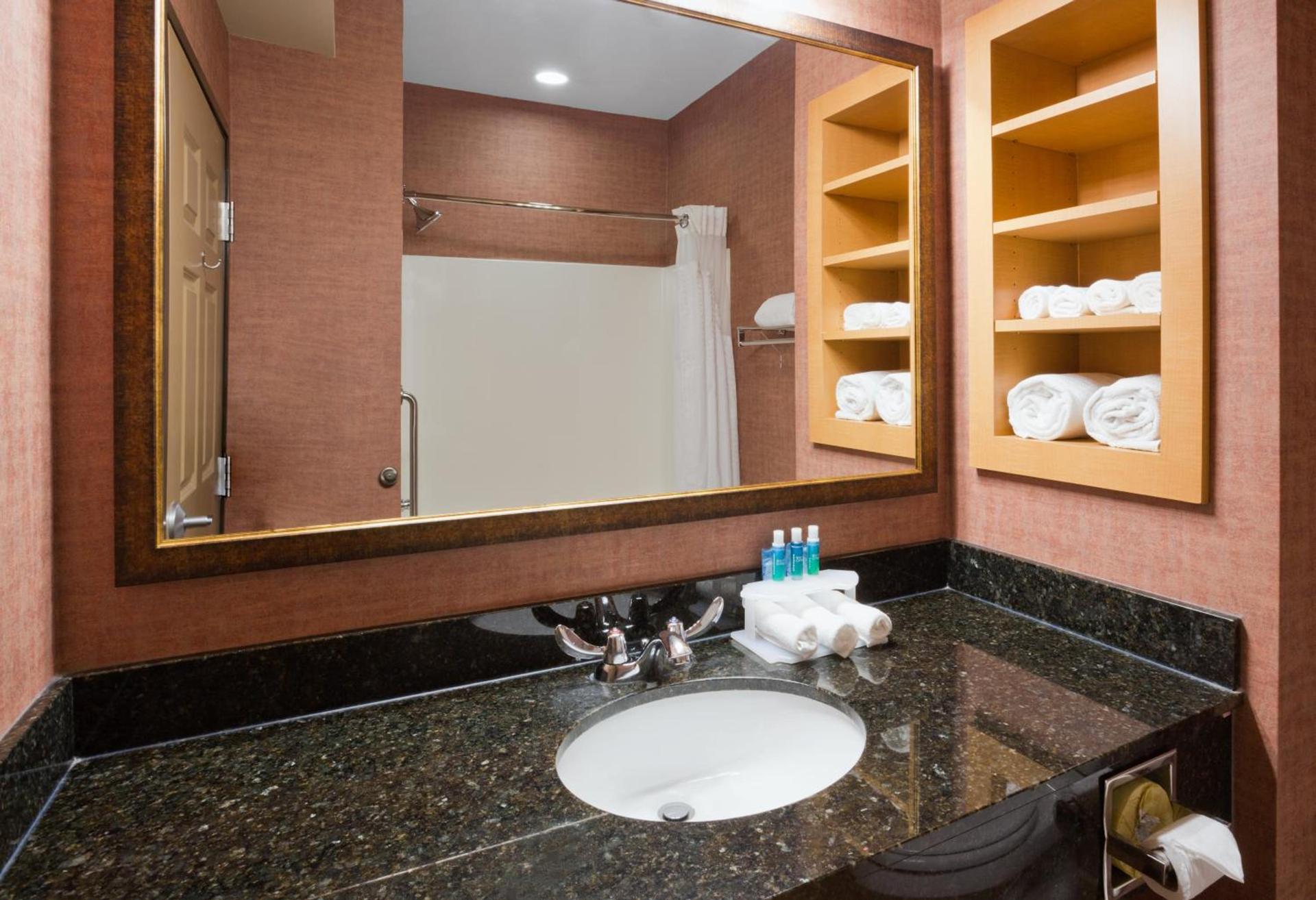 Holiday Inn Express Hotel & Suites Brainerd-Baxter by IHG photo 19