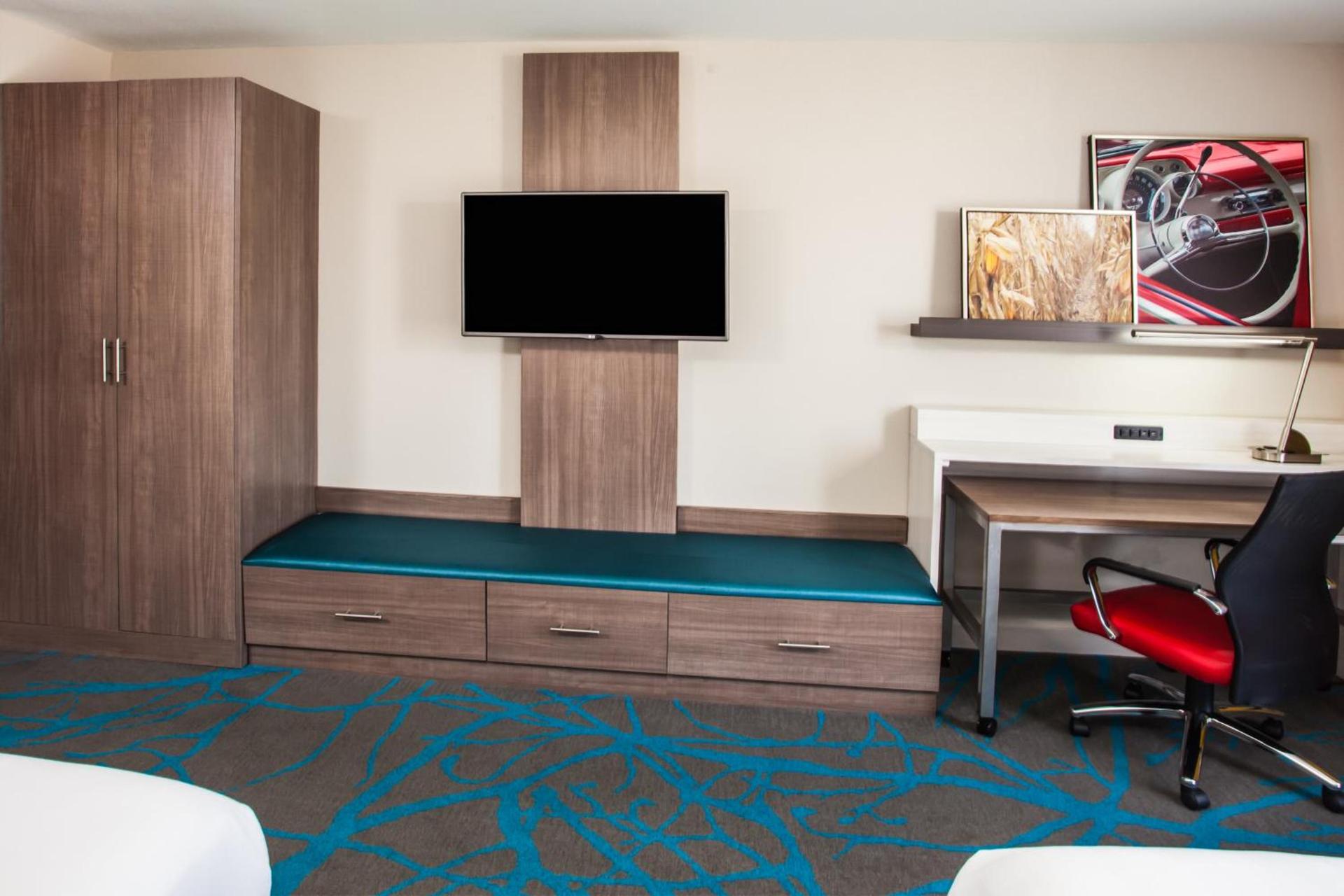 Holiday Inn Express & Suites Litchfield by IHG photo 32