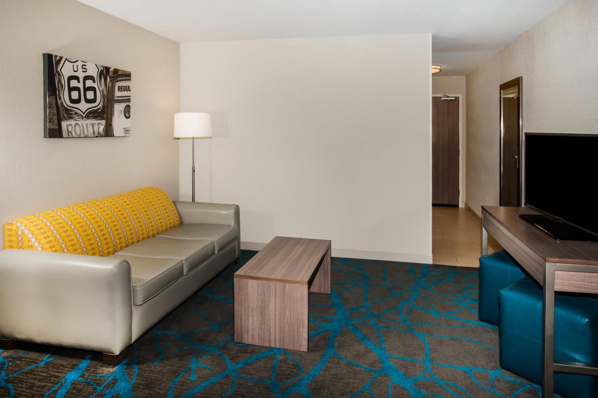 Holiday Inn Express & Suites Litchfield by IHG photo 26