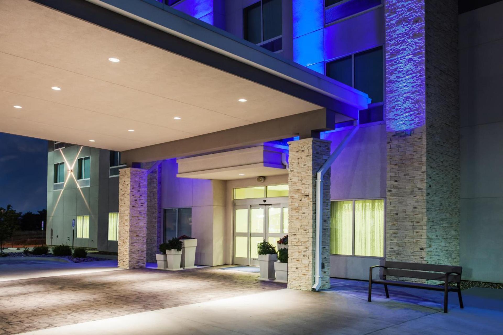 Holiday Inn Express & Suites Litchfield by IHG photo 6