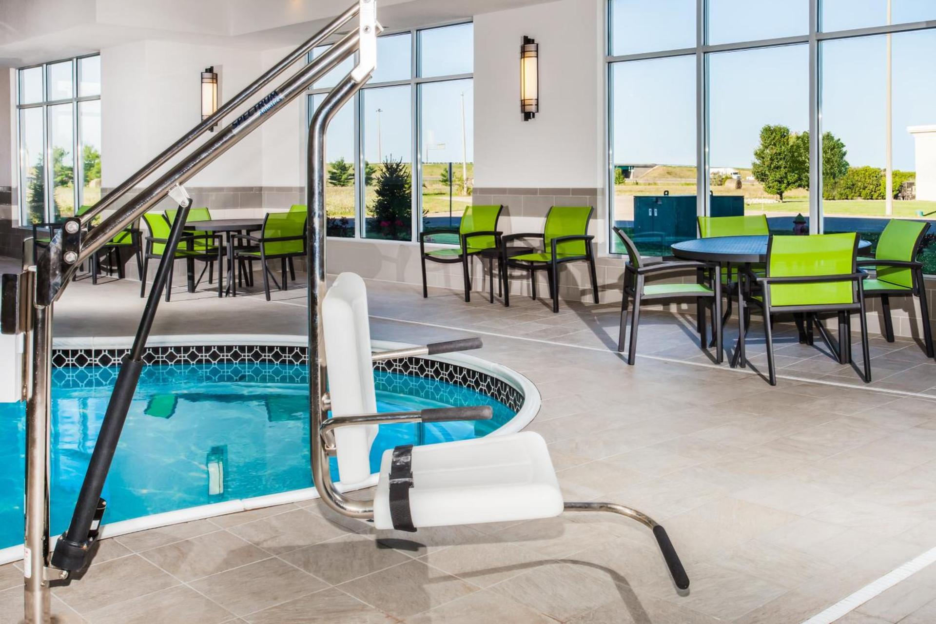Holiday Inn Express & Suites Litchfield by IHG photo 35