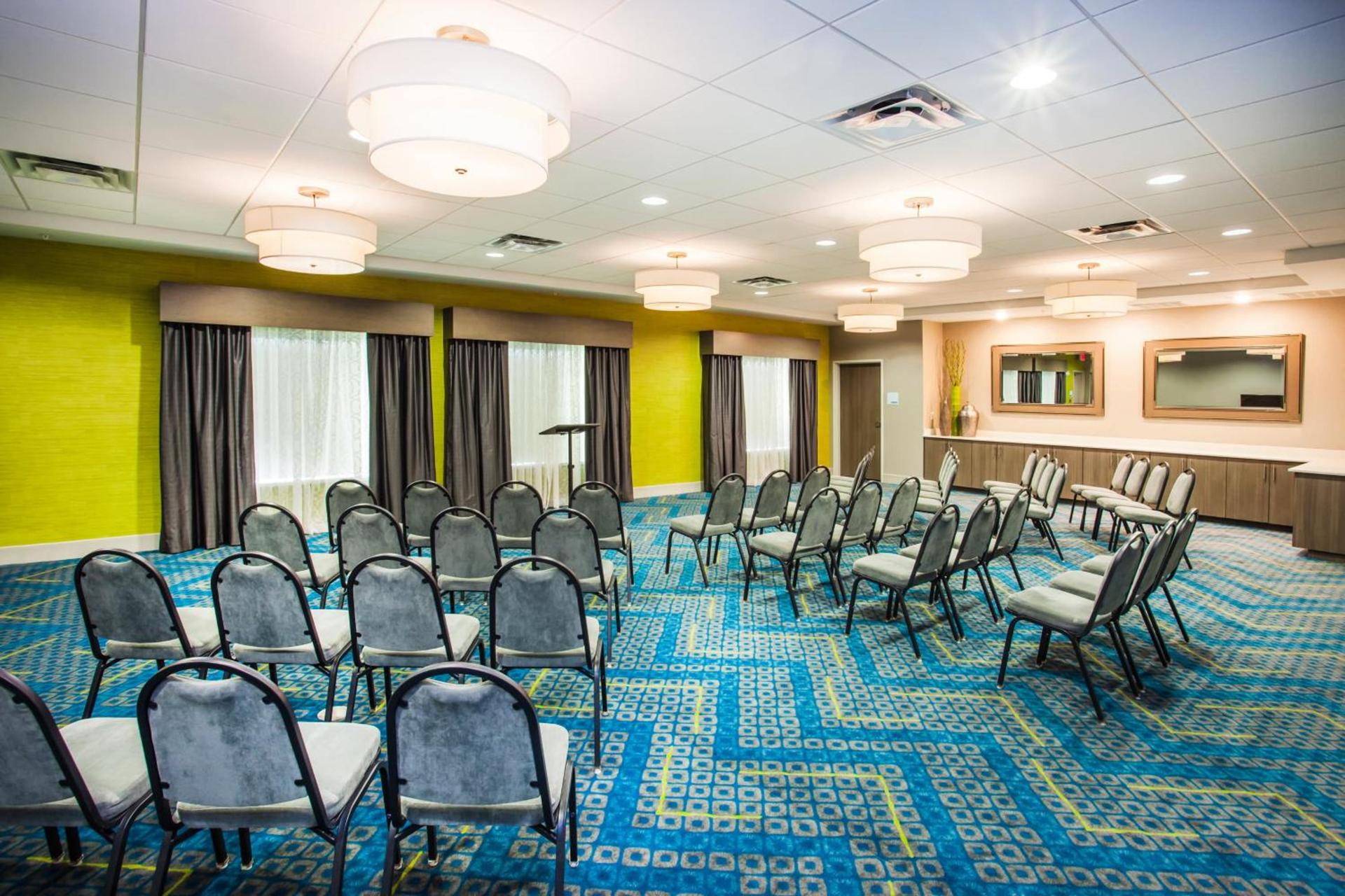Holiday Inn Express & Suites Litchfield by IHG photo 36