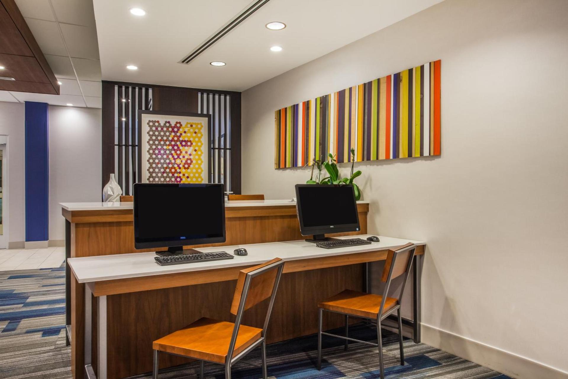 Holiday Inn Express & Suites Lexington Park California by IHG photo 10