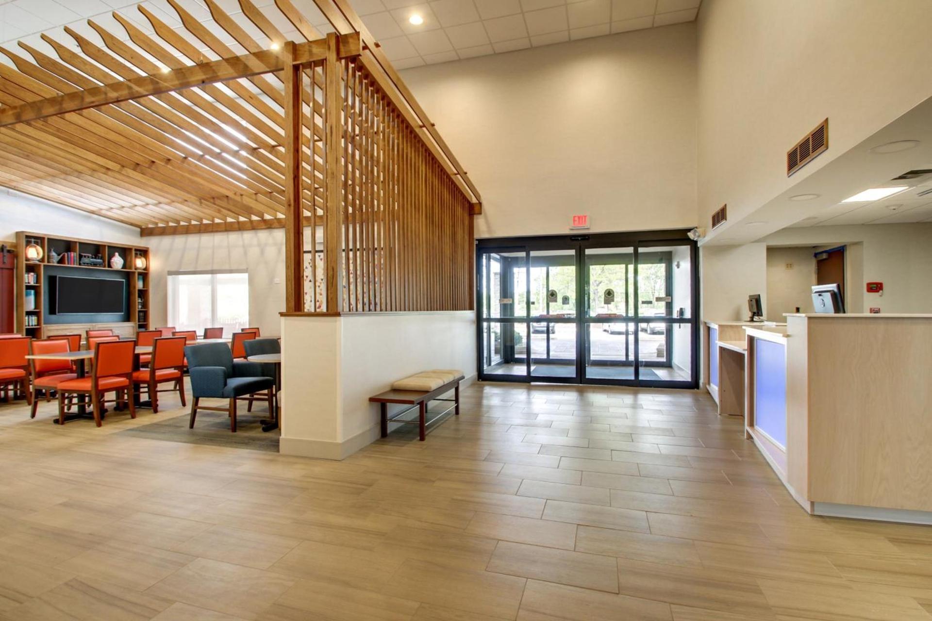 Holiday Inn Express & Suites Aurora - Naperville by IHG photo 6