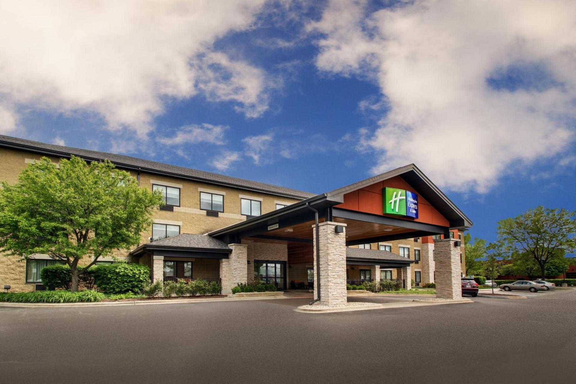Holiday Inn Express & Suites Aurora - Naperville by IHG photo 10