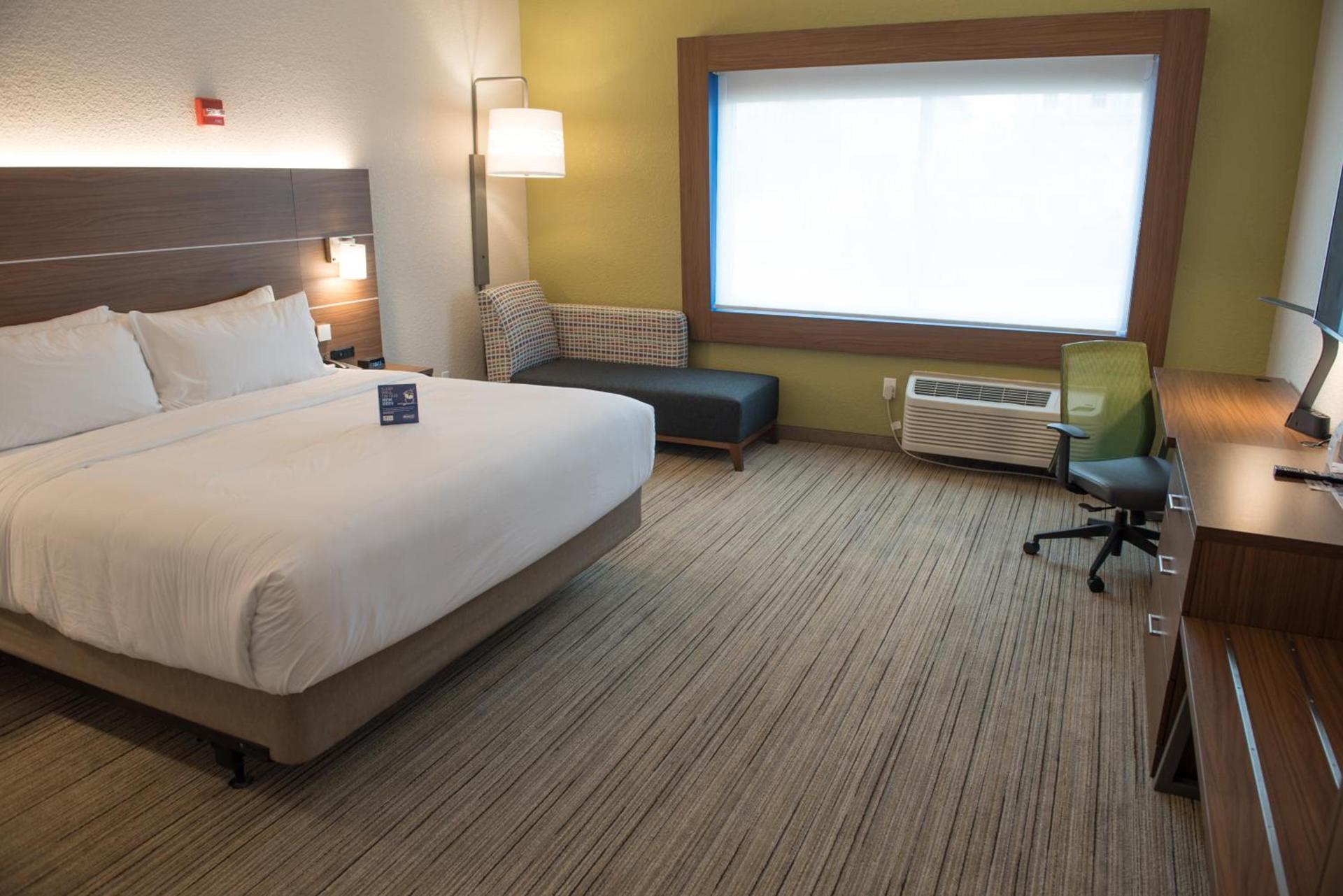 Holiday Inn Express & Suites - Merrillville by IHG photo 31