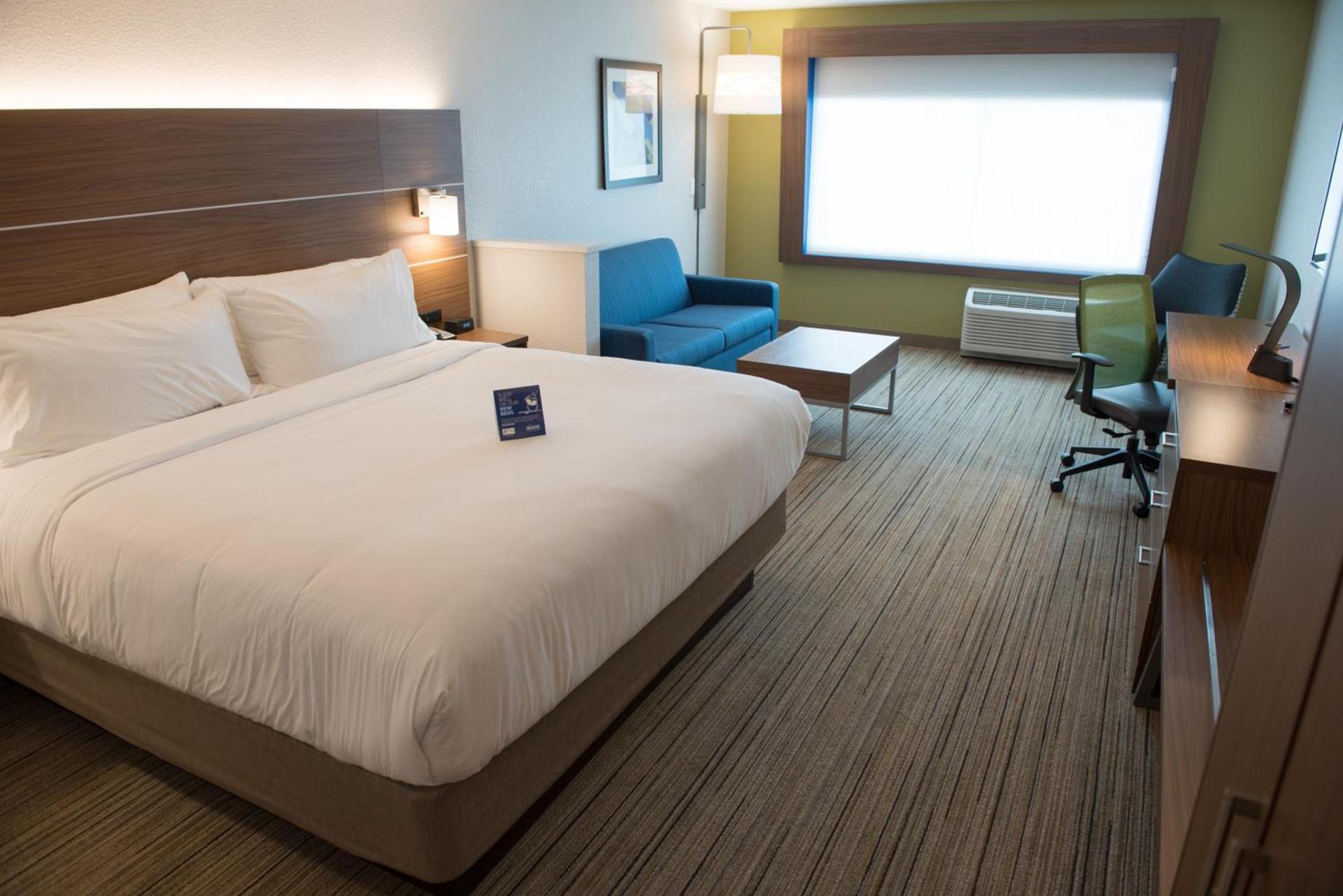 Holiday Inn Express & Suites - Merrillville by IHG photo 33