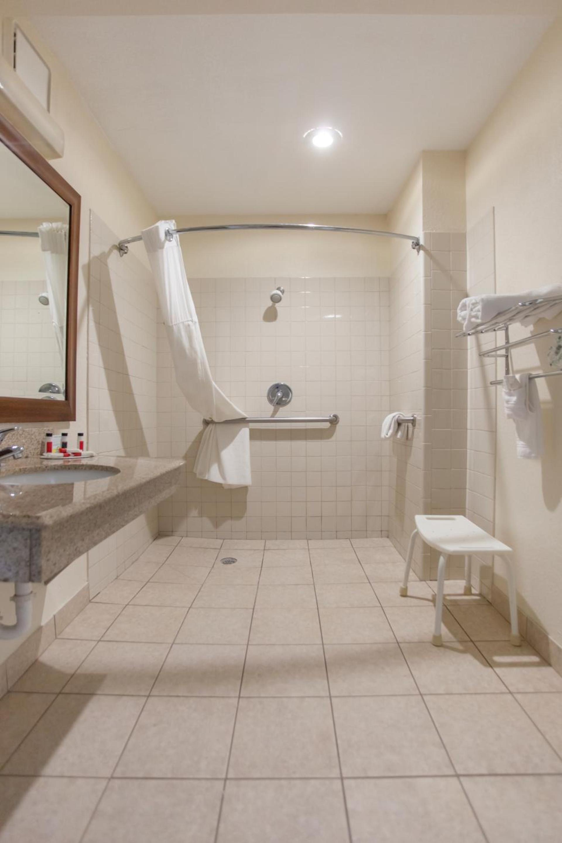 Days Inn by Wyndham Shenandoah photo 68