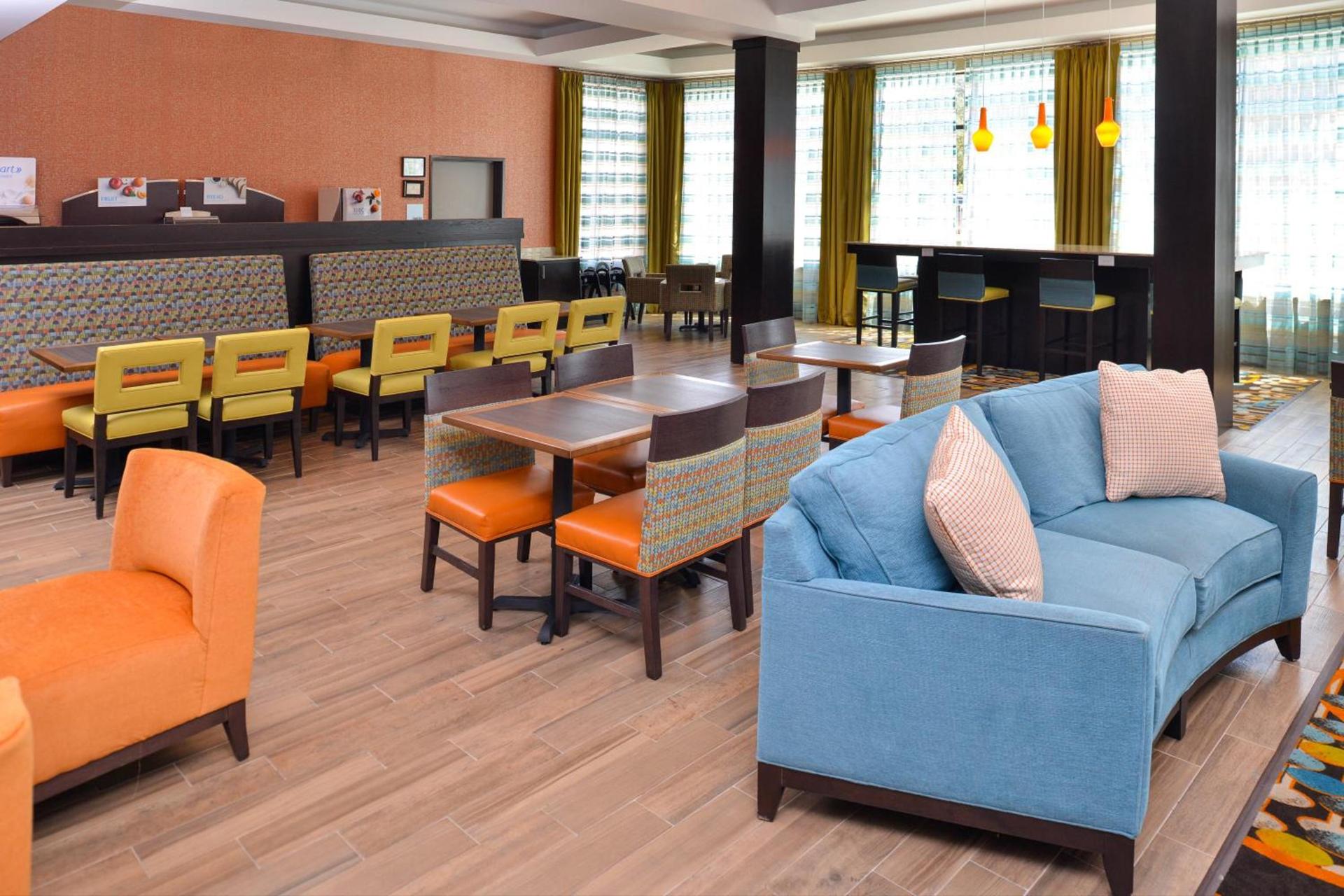 Holiday Inn Express & Suites Austin South by IHG photo 3