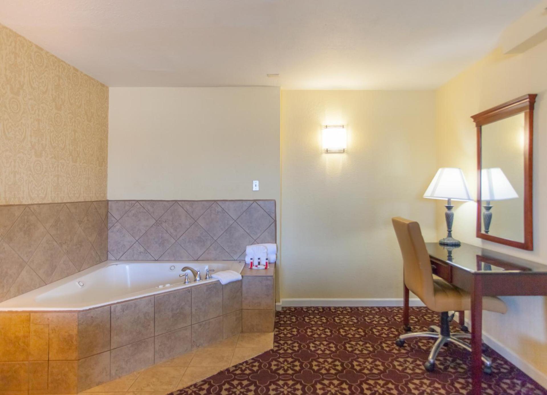 Days Inn by Wyndham Shenandoah photo 55