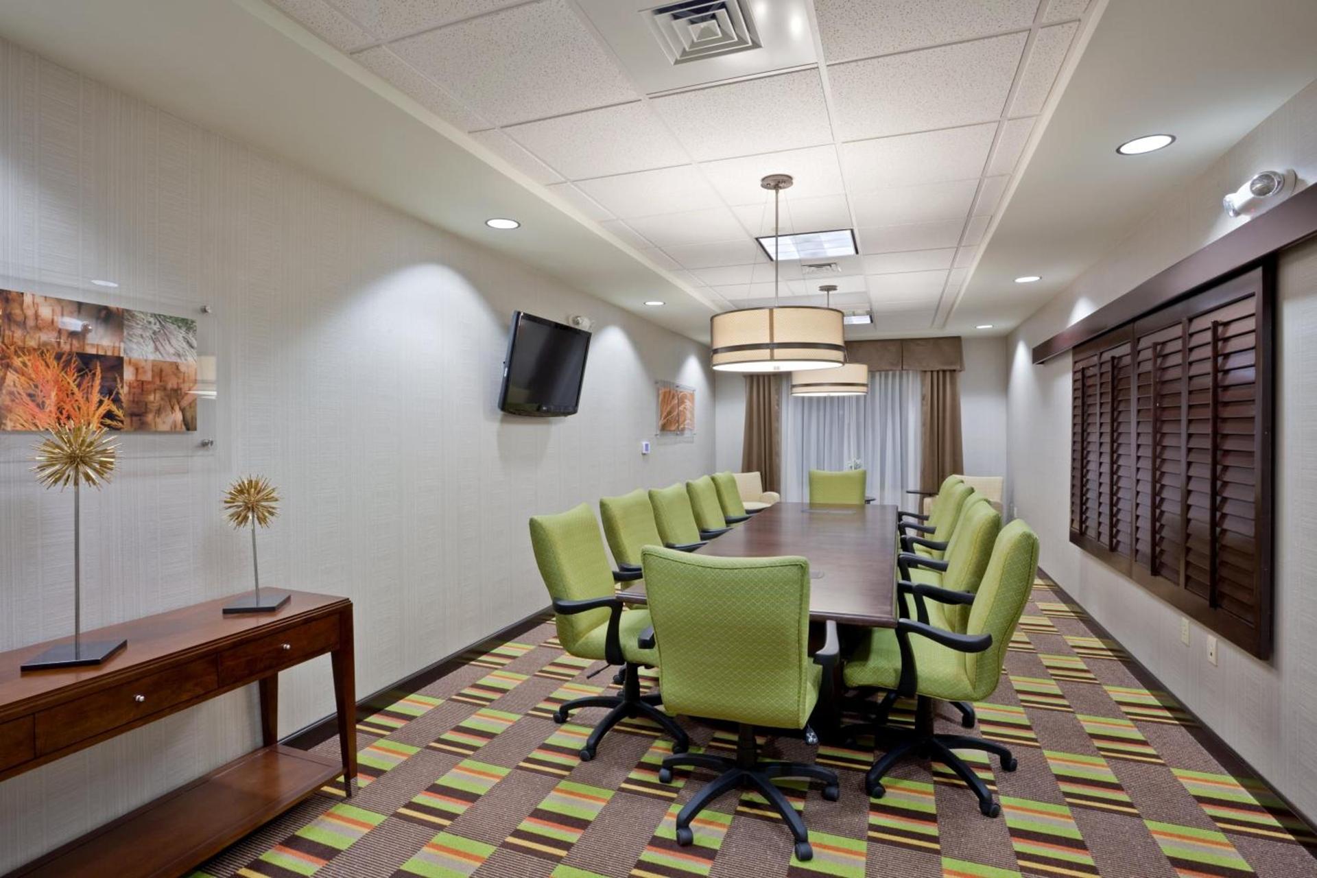 Holiday Inn Express Hays by IHG photo 3
