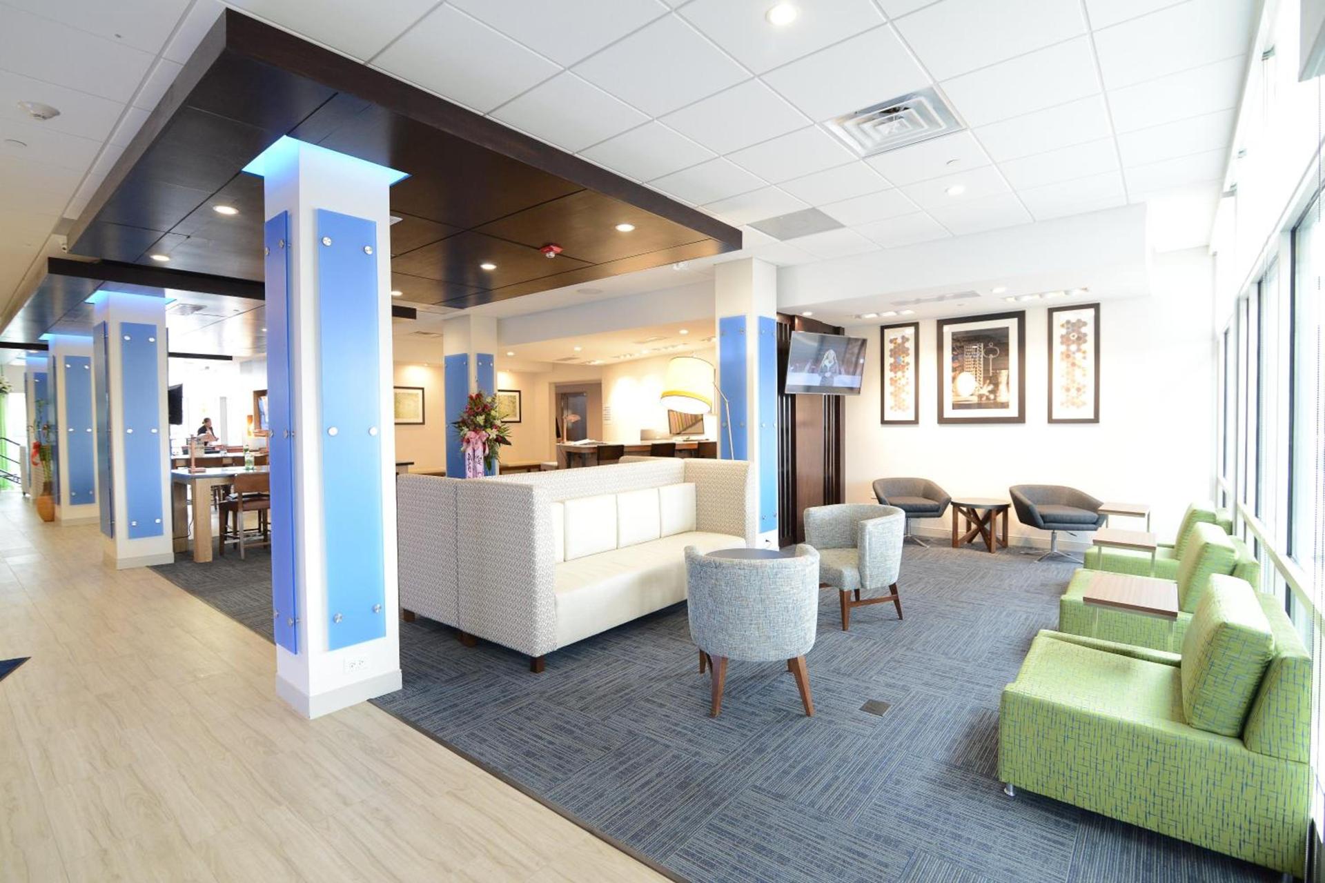 Holiday Inn Express & Suites Chicago North Shore - Niles by IHG photo 6