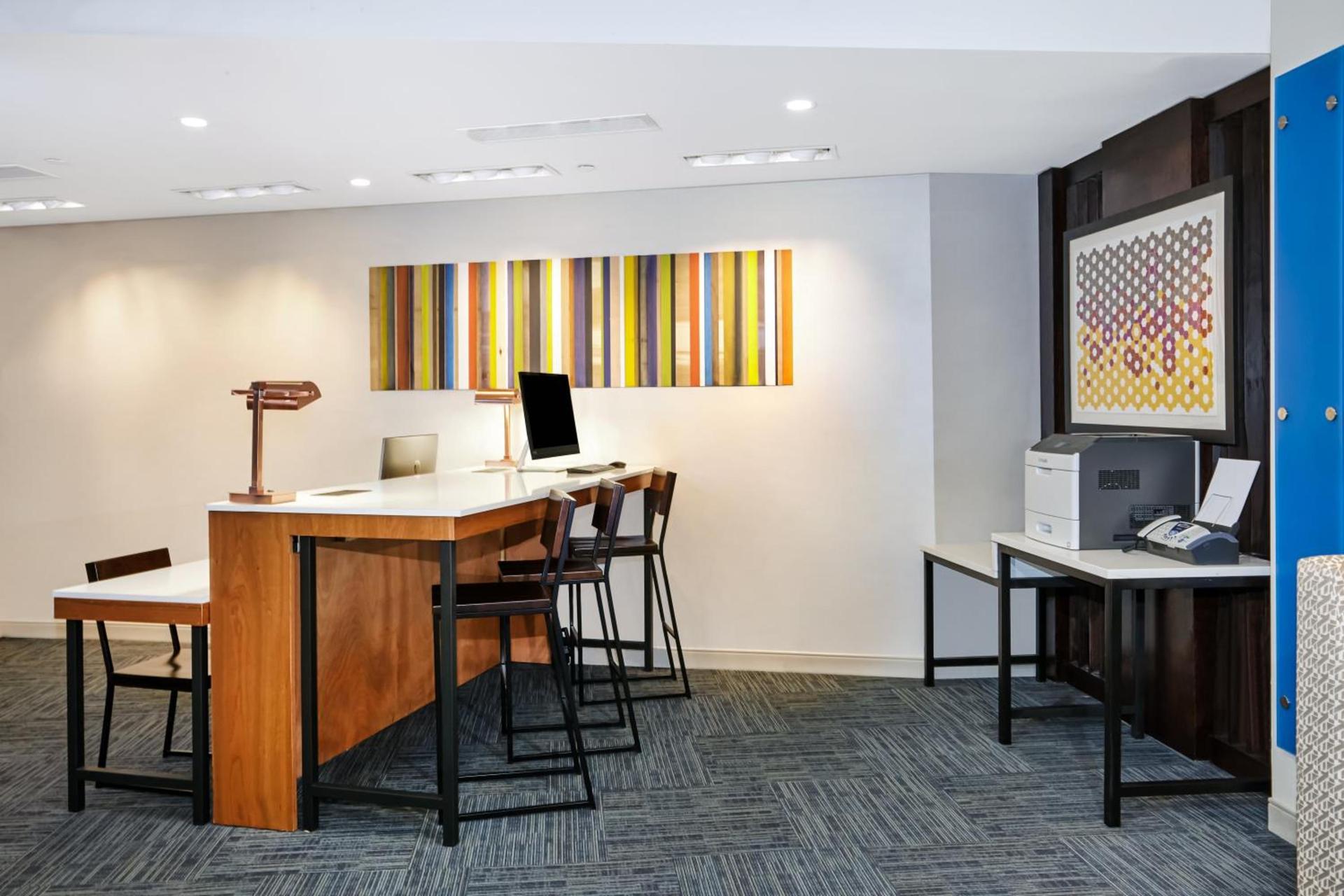 Holiday Inn Express & Suites Chicago North Shore - Niles by IHG photo 5