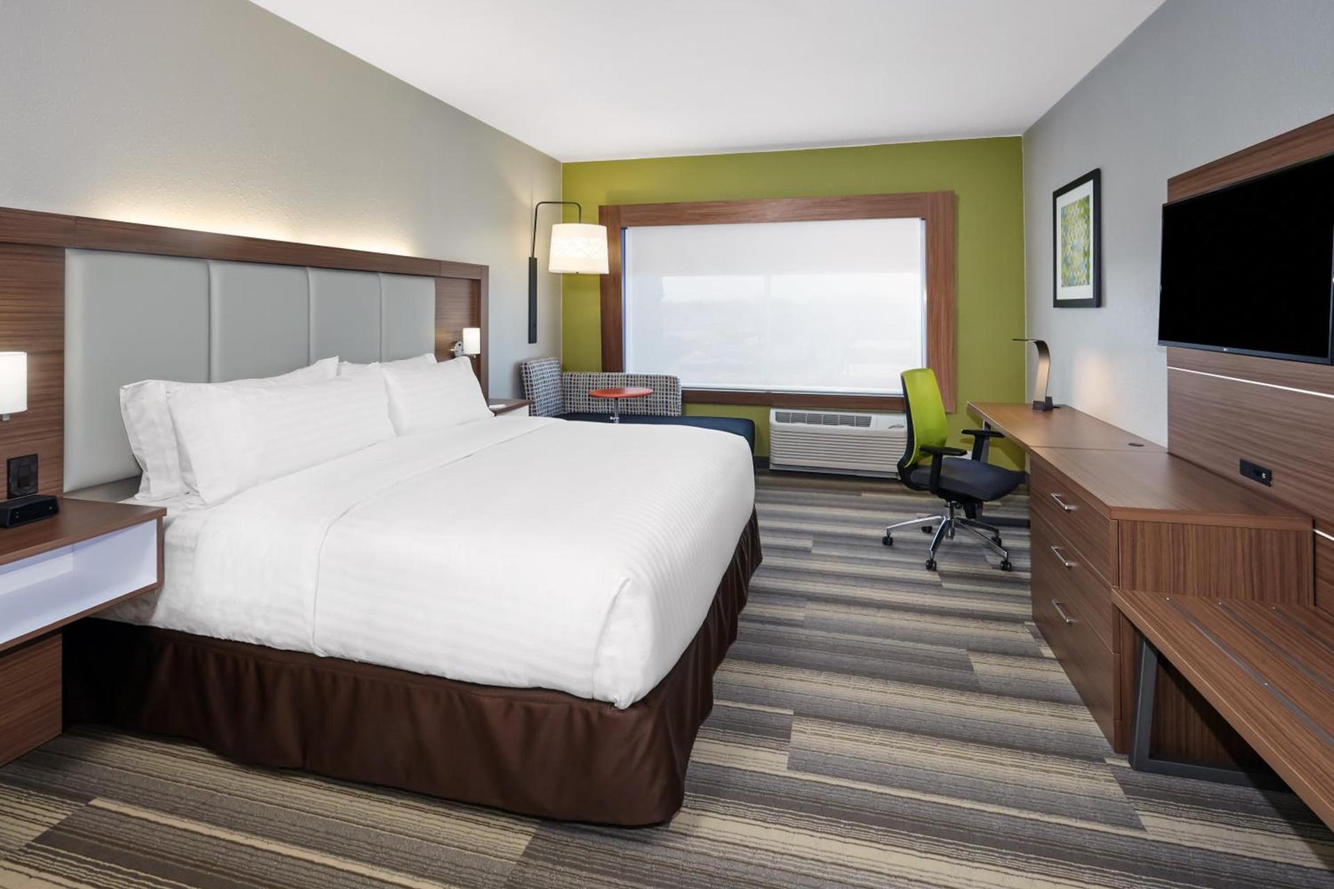 Holiday Inn Express & Suites Chicago North Shore - Niles by IHG photo 29