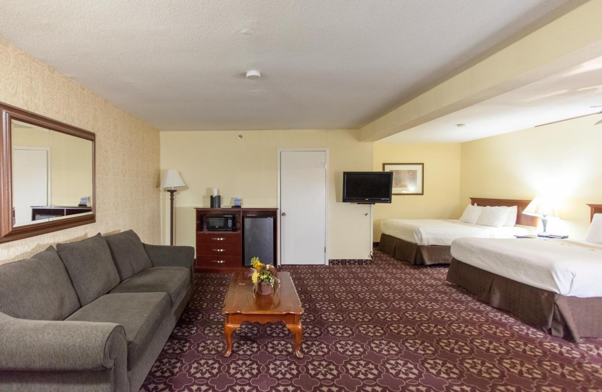 Days Inn by Wyndham Shenandoah photo 61