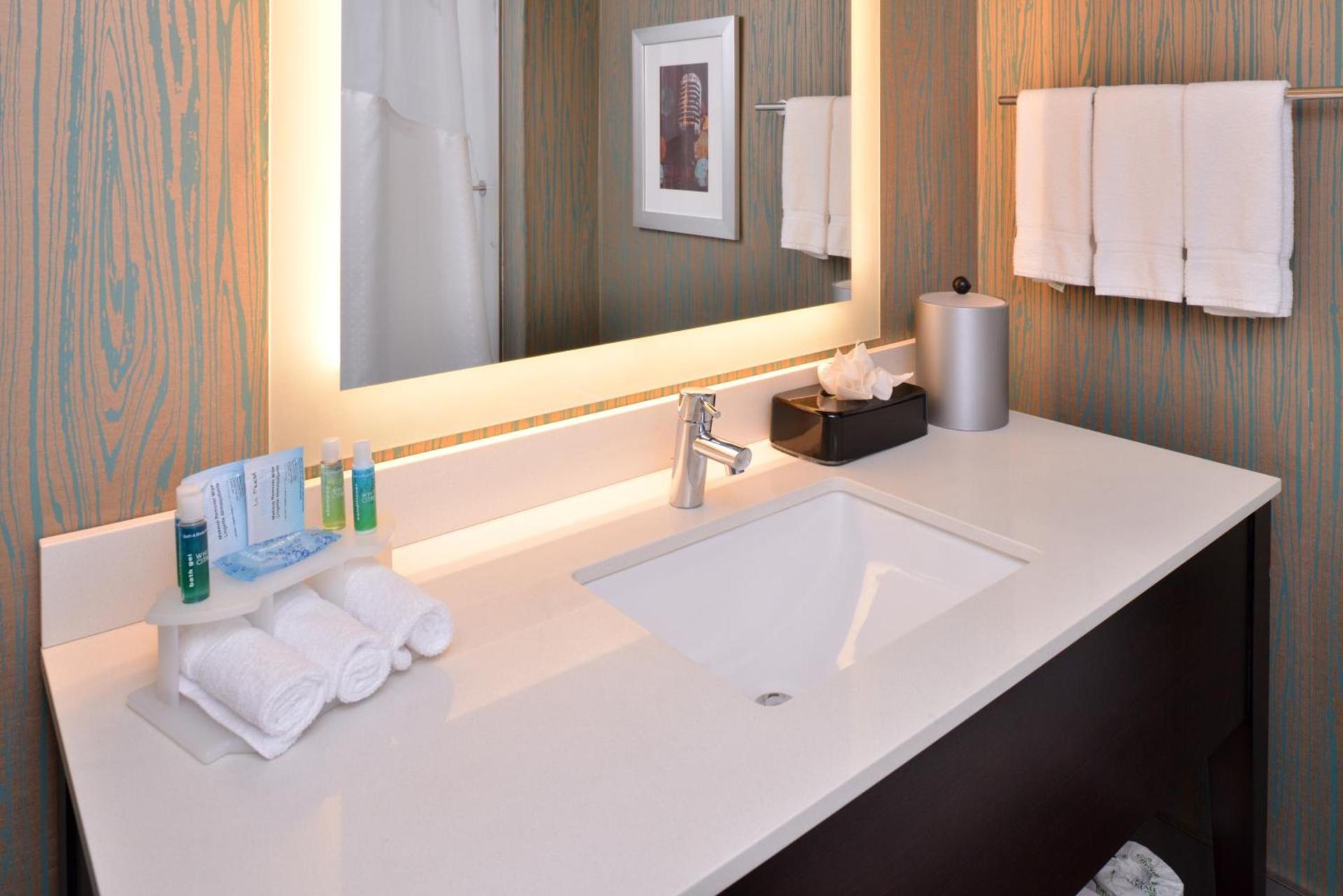 Holiday Inn Express & Suites Austin North Central by IHG photo 31