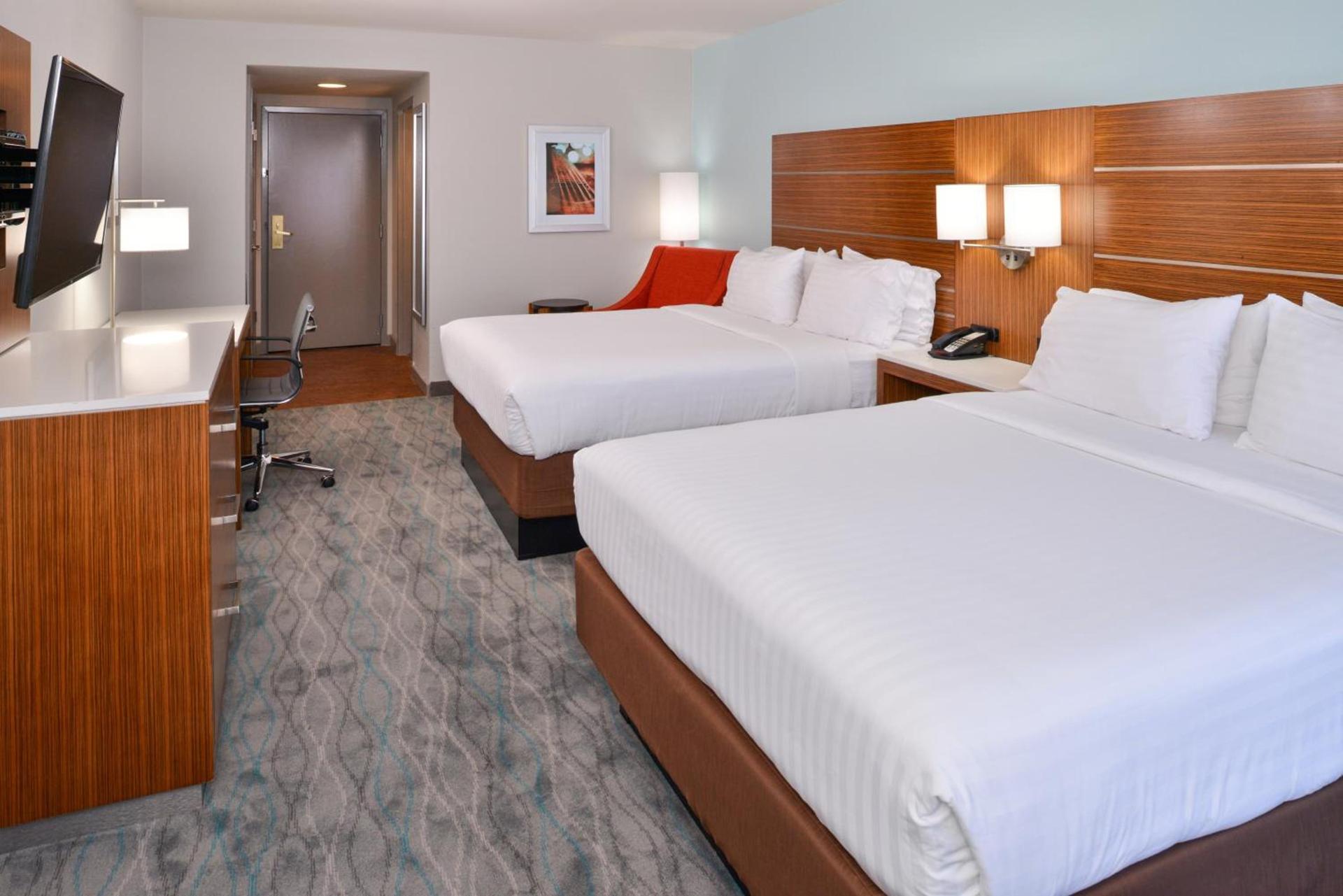 Holiday Inn Express & Suites Austin North Central by IHG photo 5