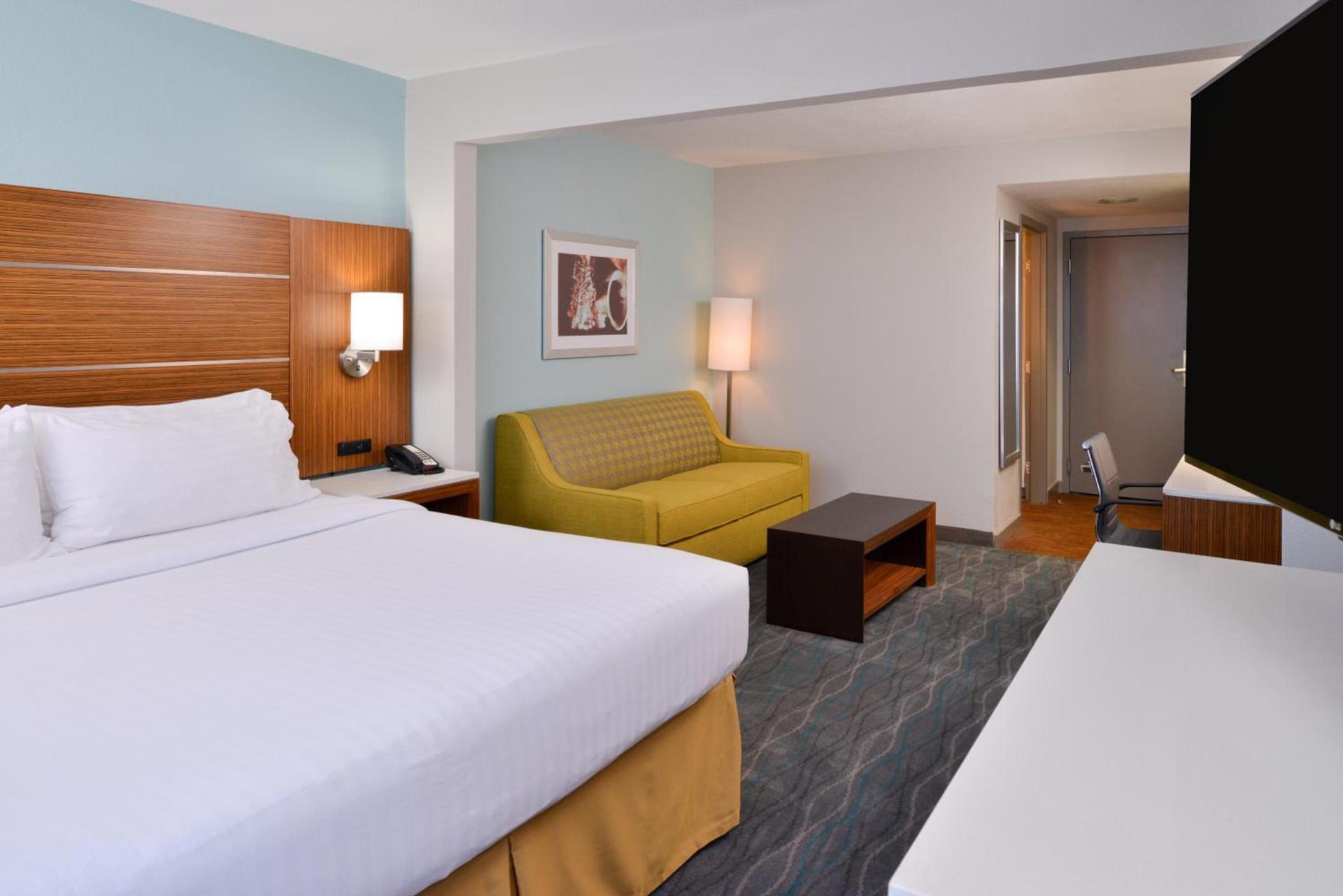 Holiday Inn Express & Suites Austin North Central by IHG photo 39