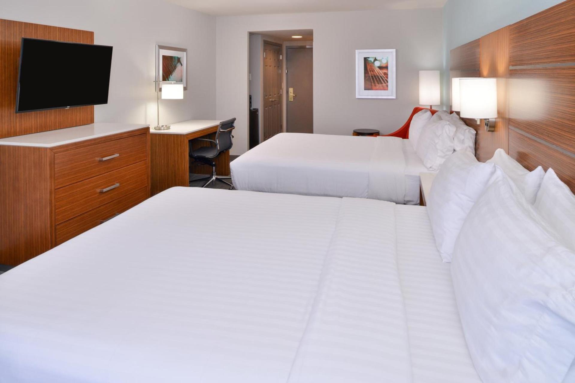 Holiday Inn Express & Suites Austin North Central by IHG photo 43