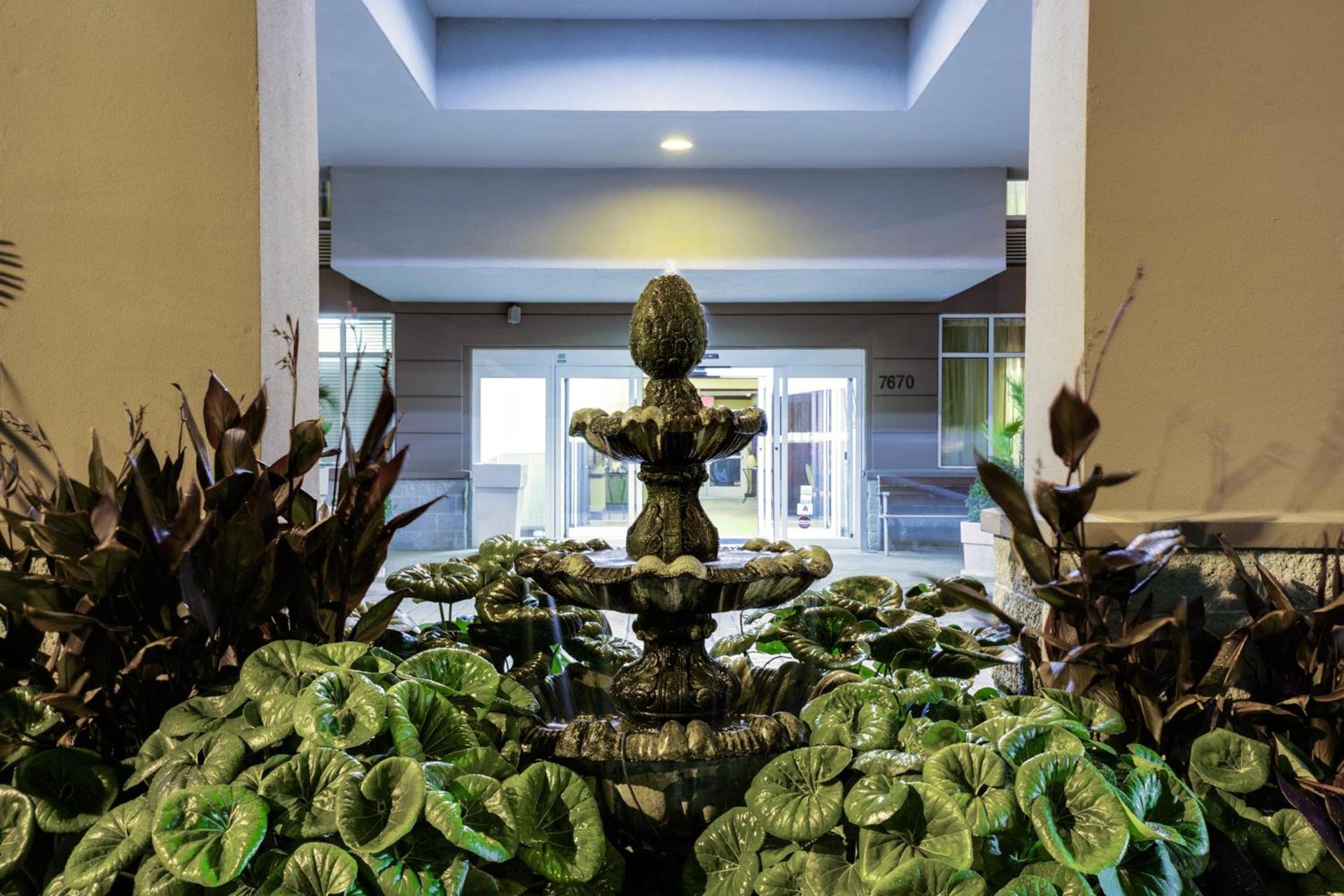 Holiday Inn Express Hotel & Suites Charleston - Northwoods by IHG photo 21