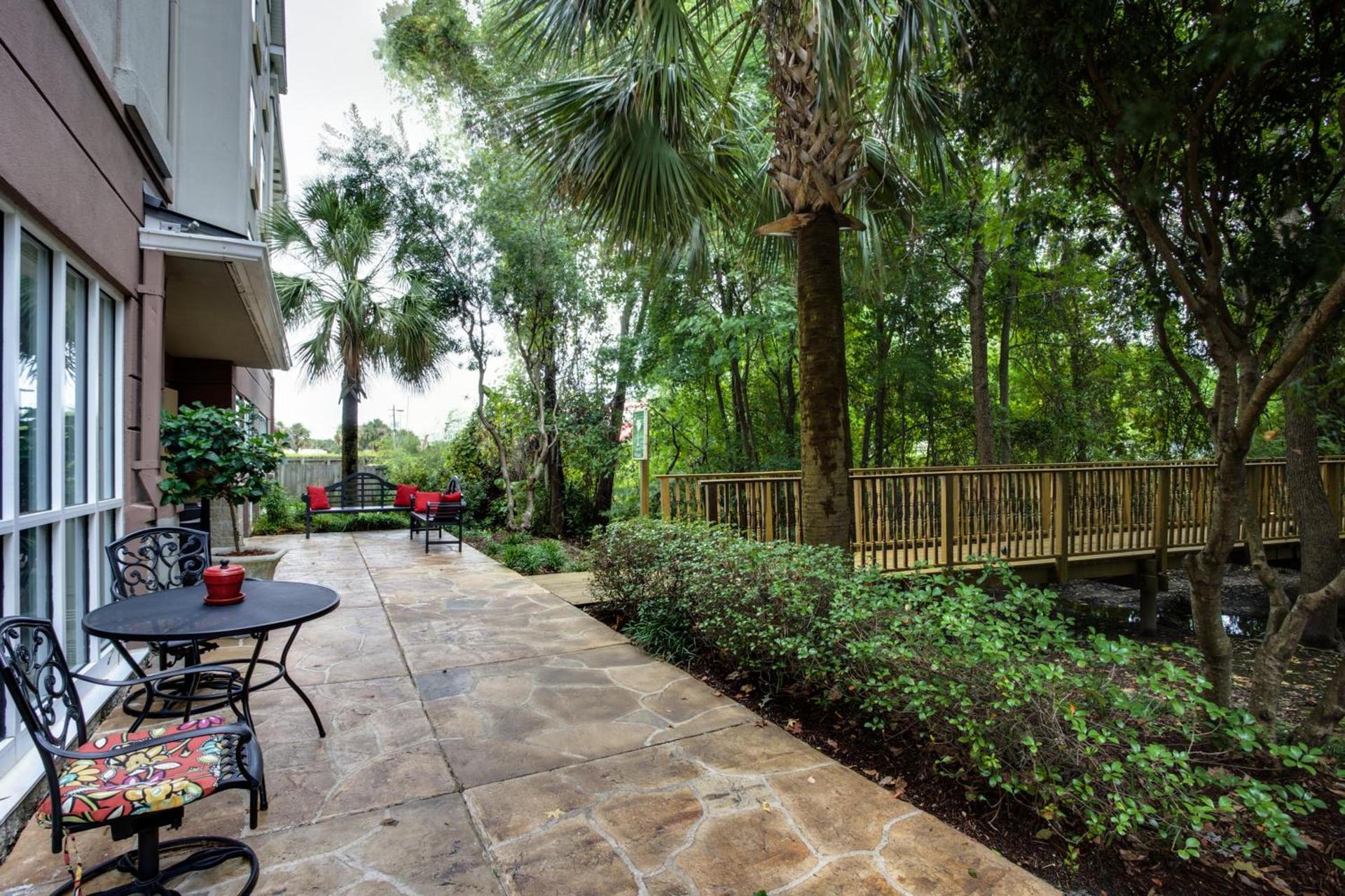 Holiday Inn Express Hotel & Suites Charleston - Northwoods by IHG photo 15