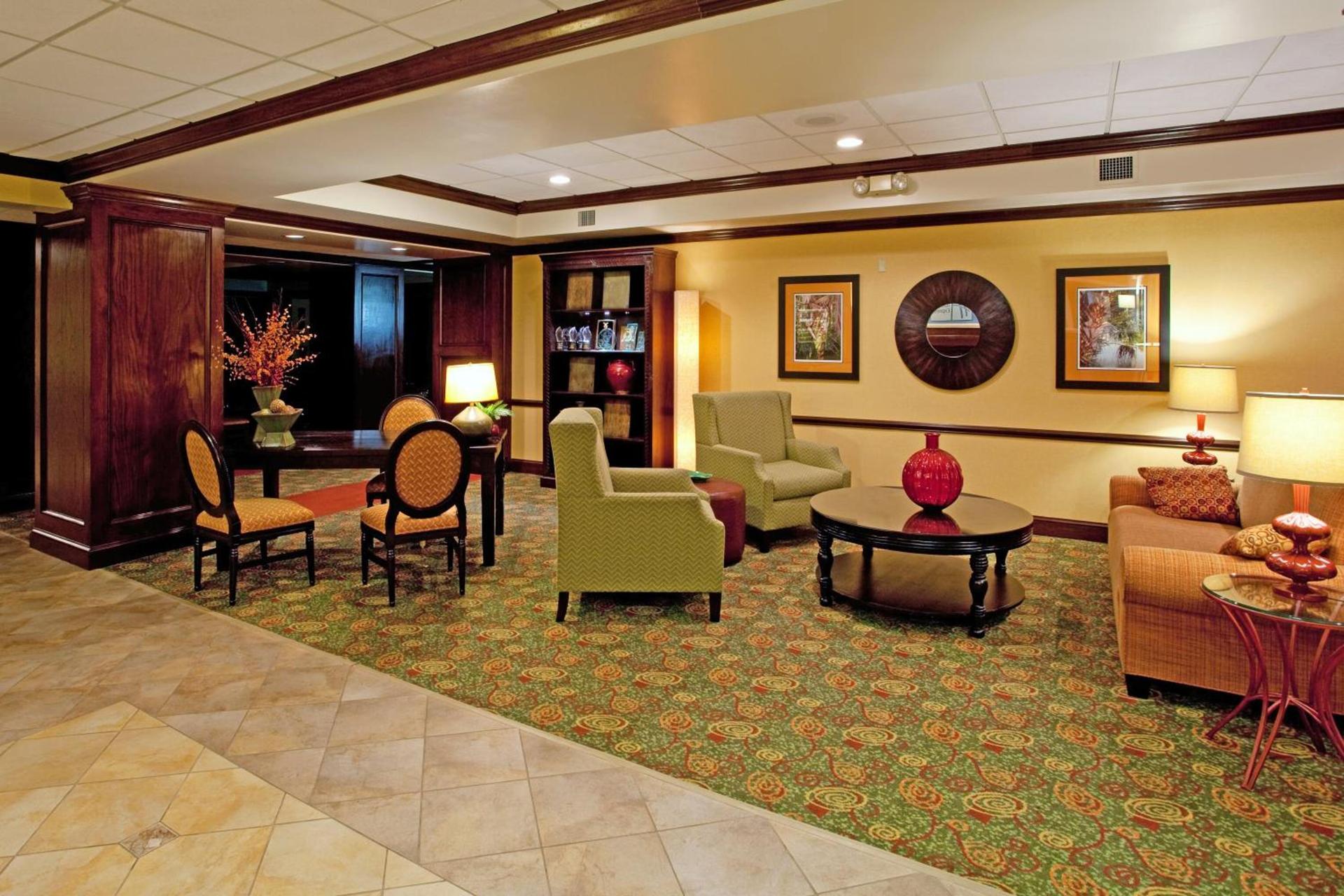 Holiday Inn Express Hotel & Suites Charleston - Northwoods by IHG photo 8