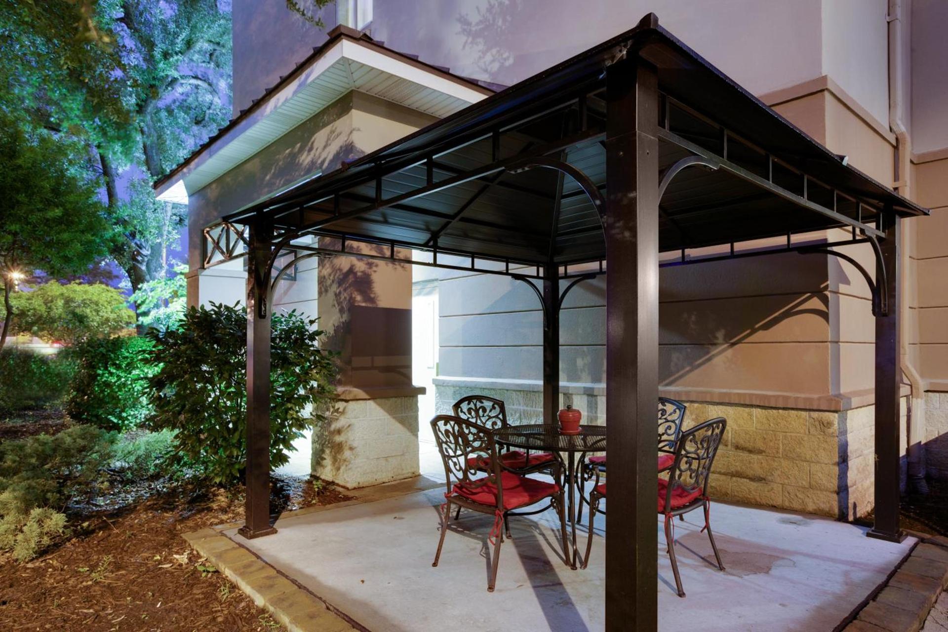 Holiday Inn Express Hotel & Suites Charleston - Northwoods by IHG photo 12