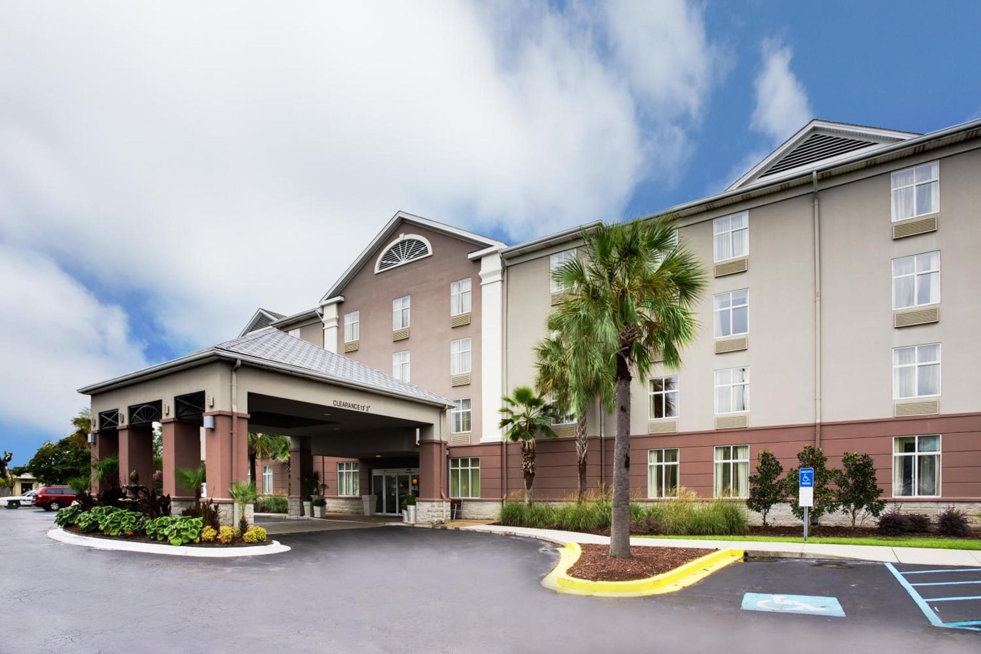 Holiday Inn Express Hotel & Suites Charleston - Northwoods by IHG photo 7