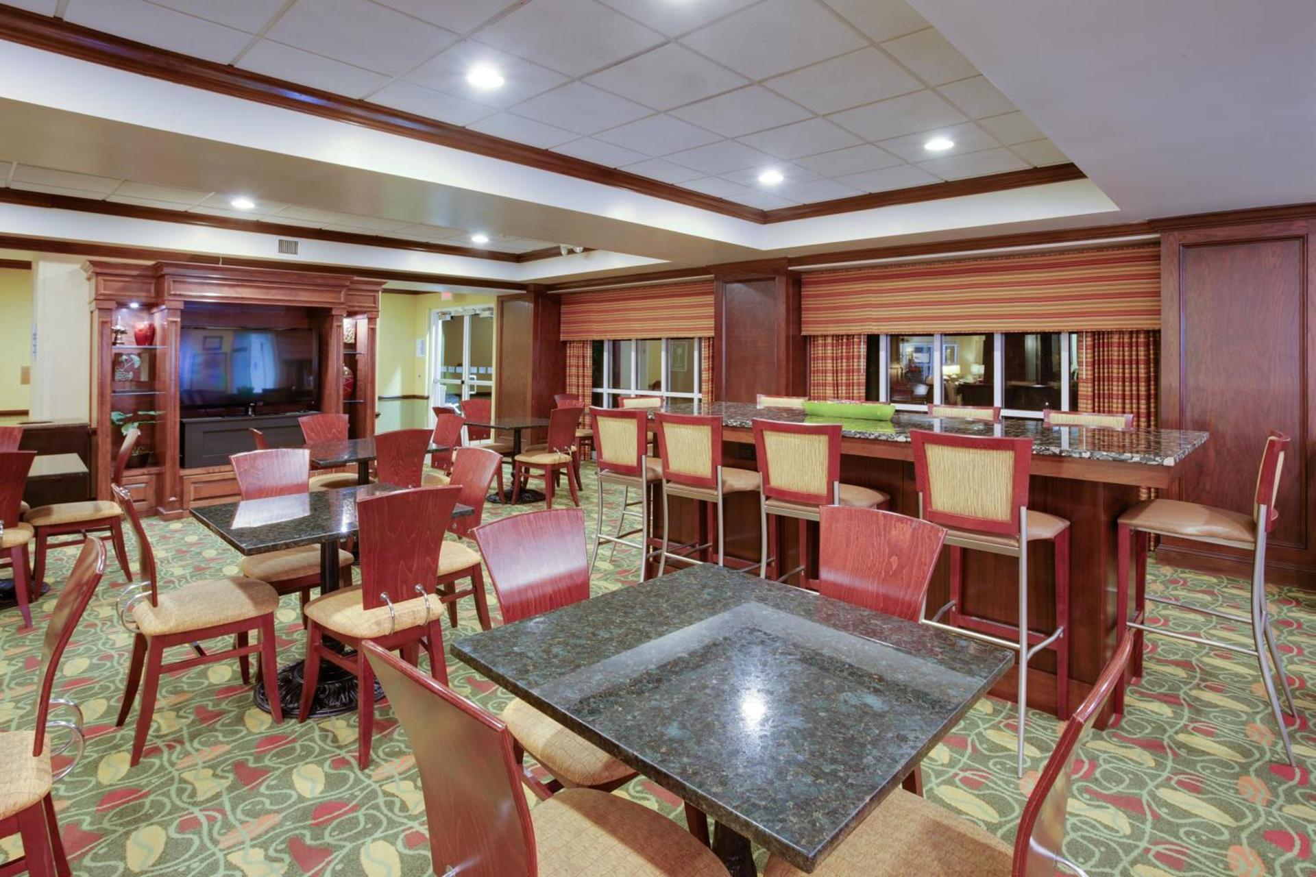 Holiday Inn Express Hotel & Suites Charleston - Northwoods by IHG photo 22