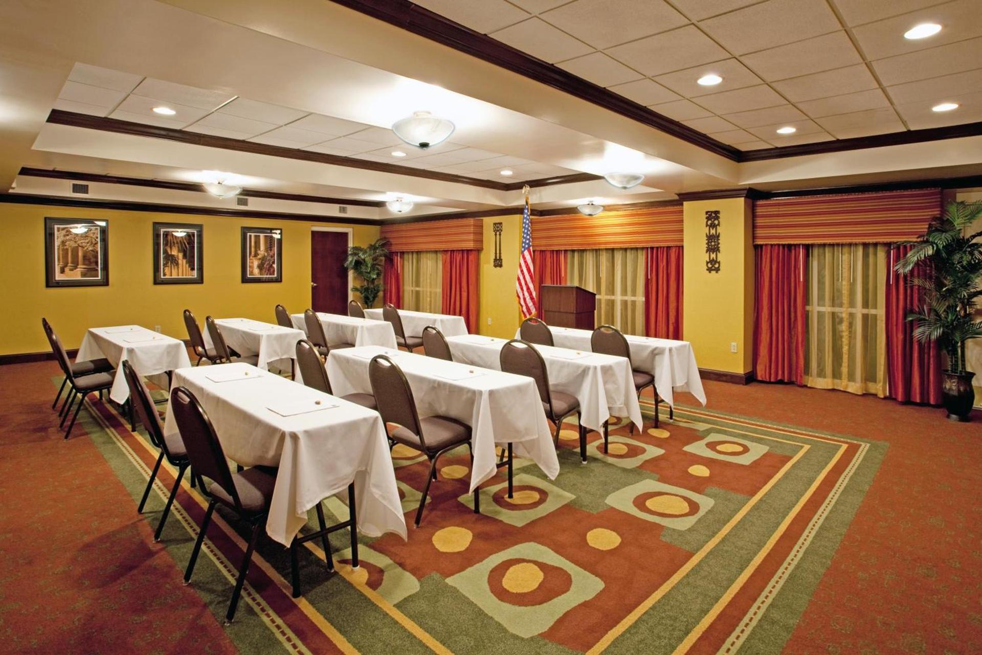 Holiday Inn Express Hotel & Suites Charleston - Northwoods by IHG photo 23
