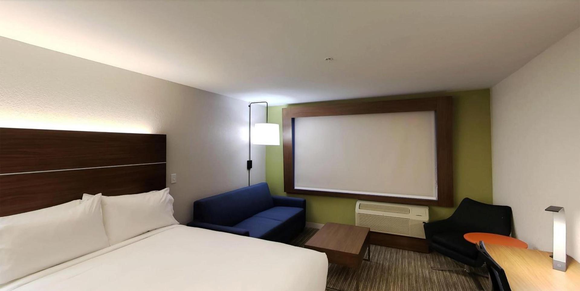 Holiday Inn Express & Suites - Detroit Northwest - Livonia by IHG photo 12