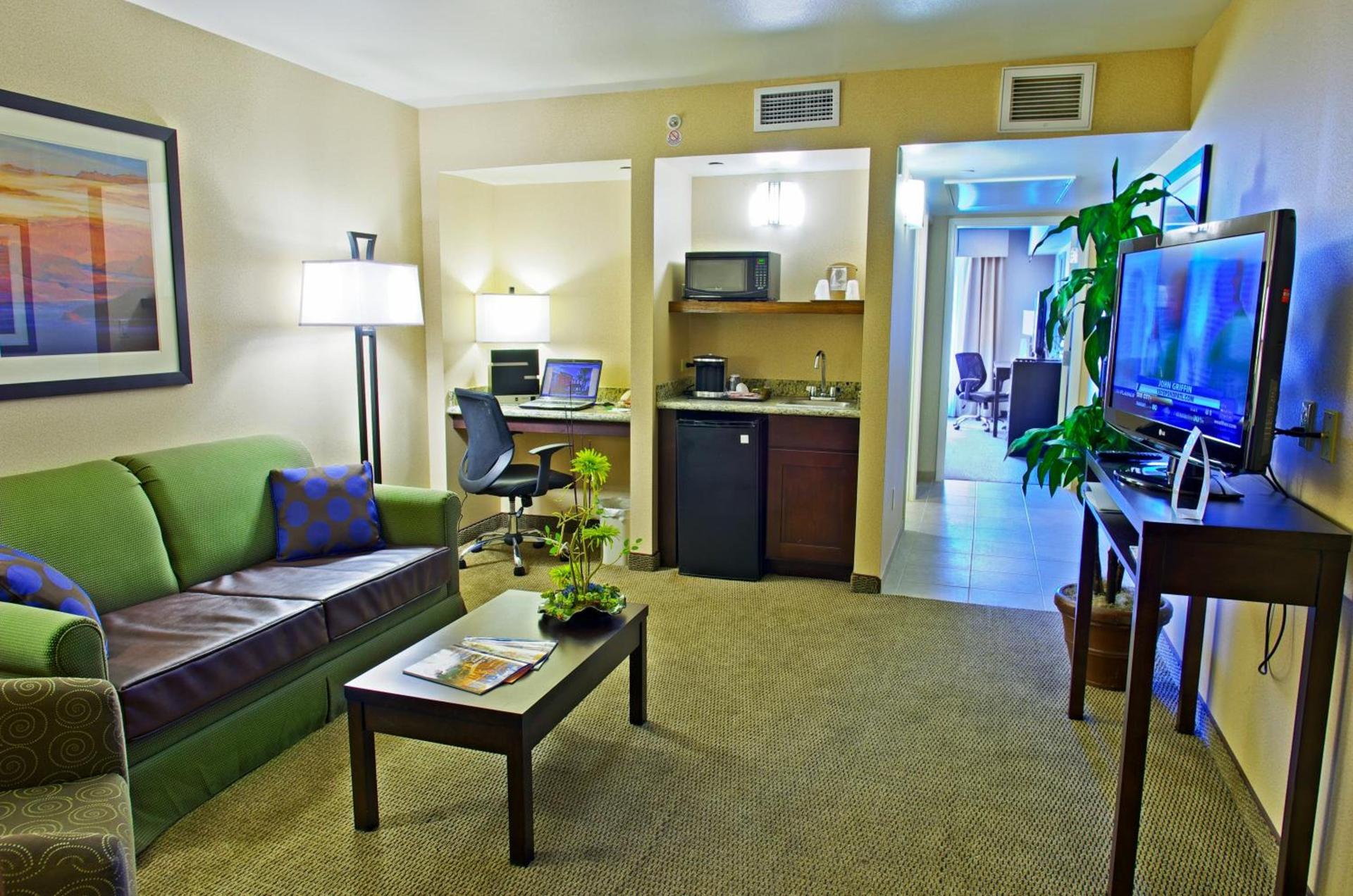 Holiday Inn & Suites Phoenix Airport by IHG photo 29