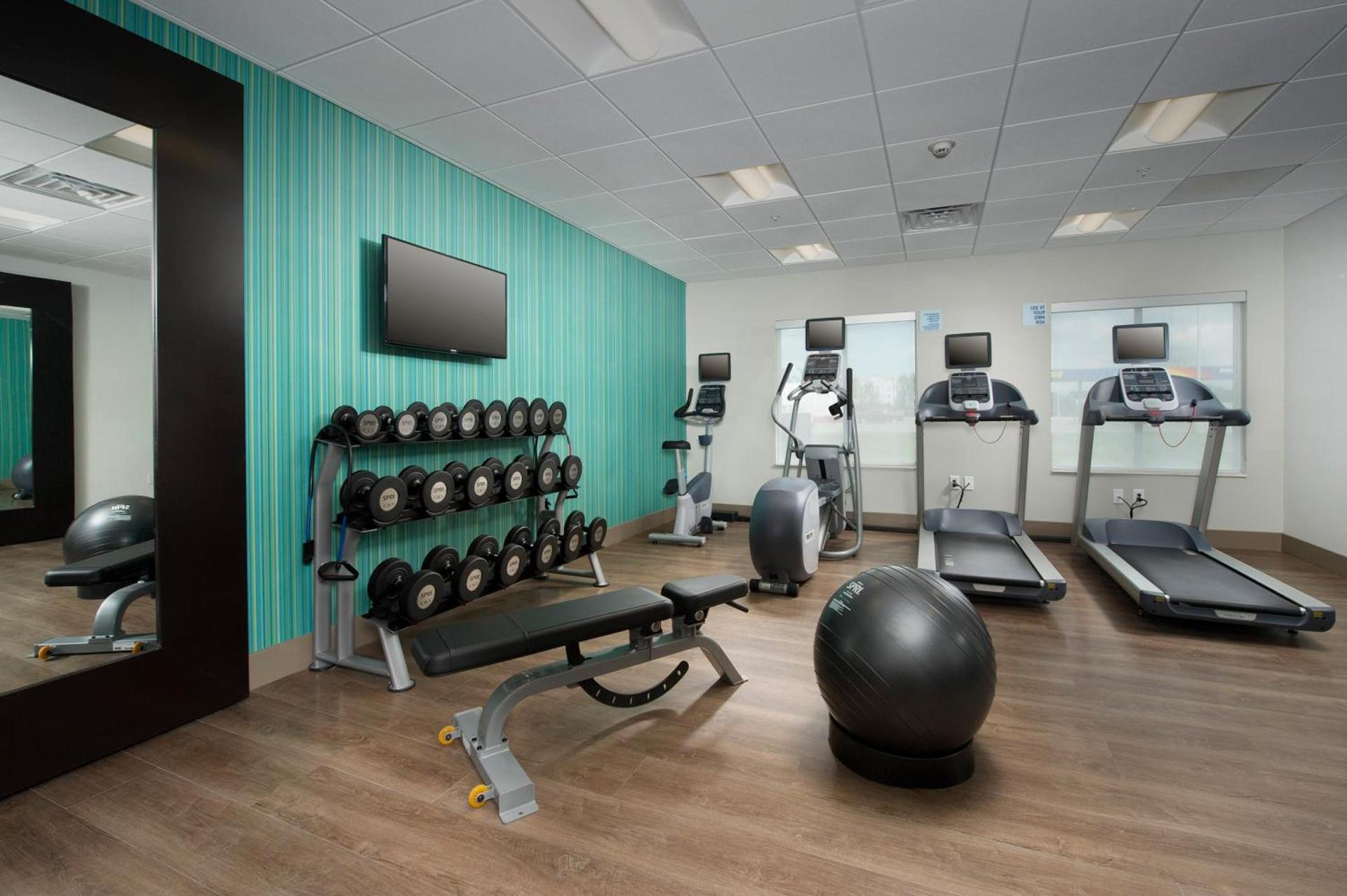 Holiday Inn Express & Suites Bay City by IHG photo 4