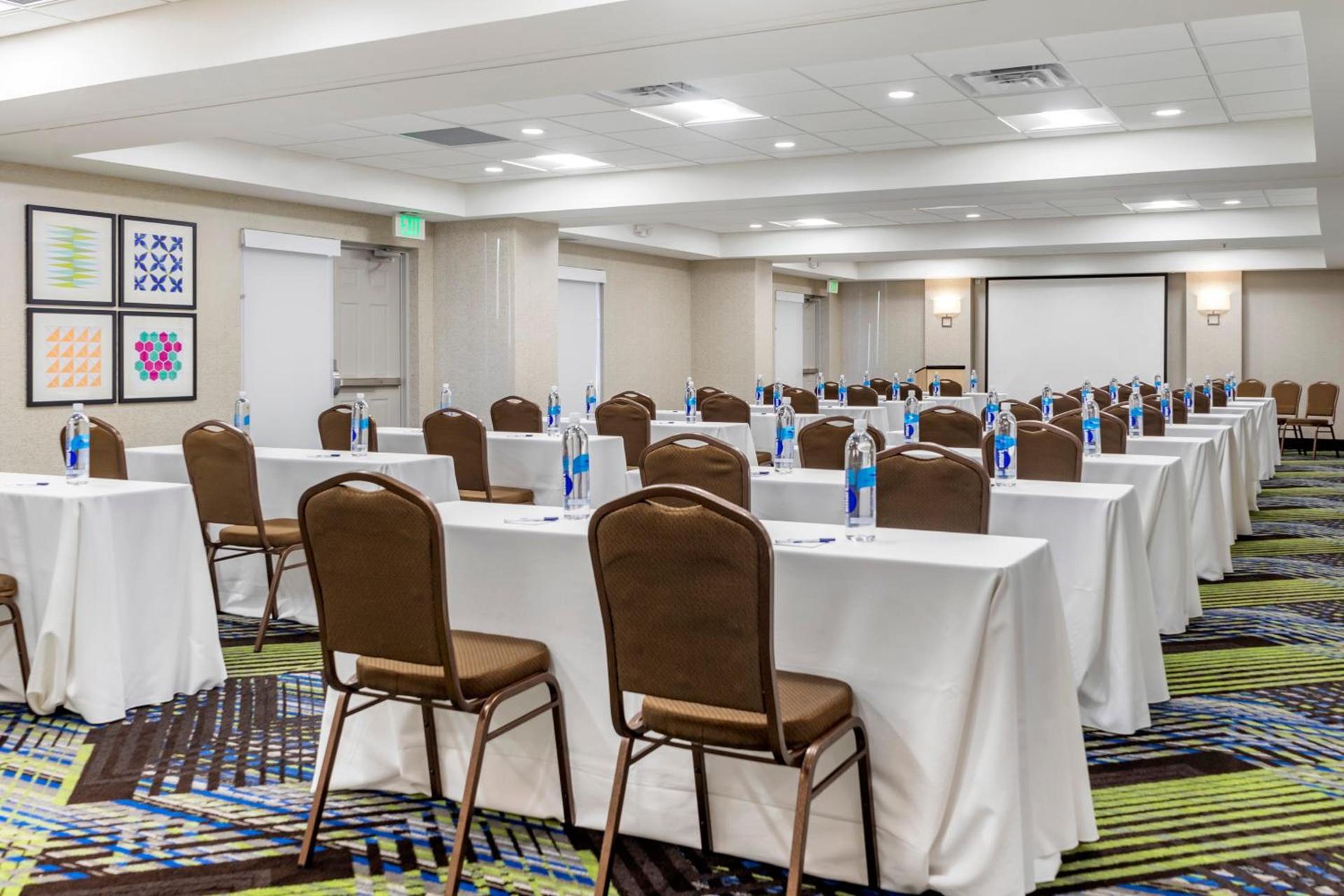 Holiday Inn Express Hotel & Suites Albuquerque Midtown by IHG photo 27