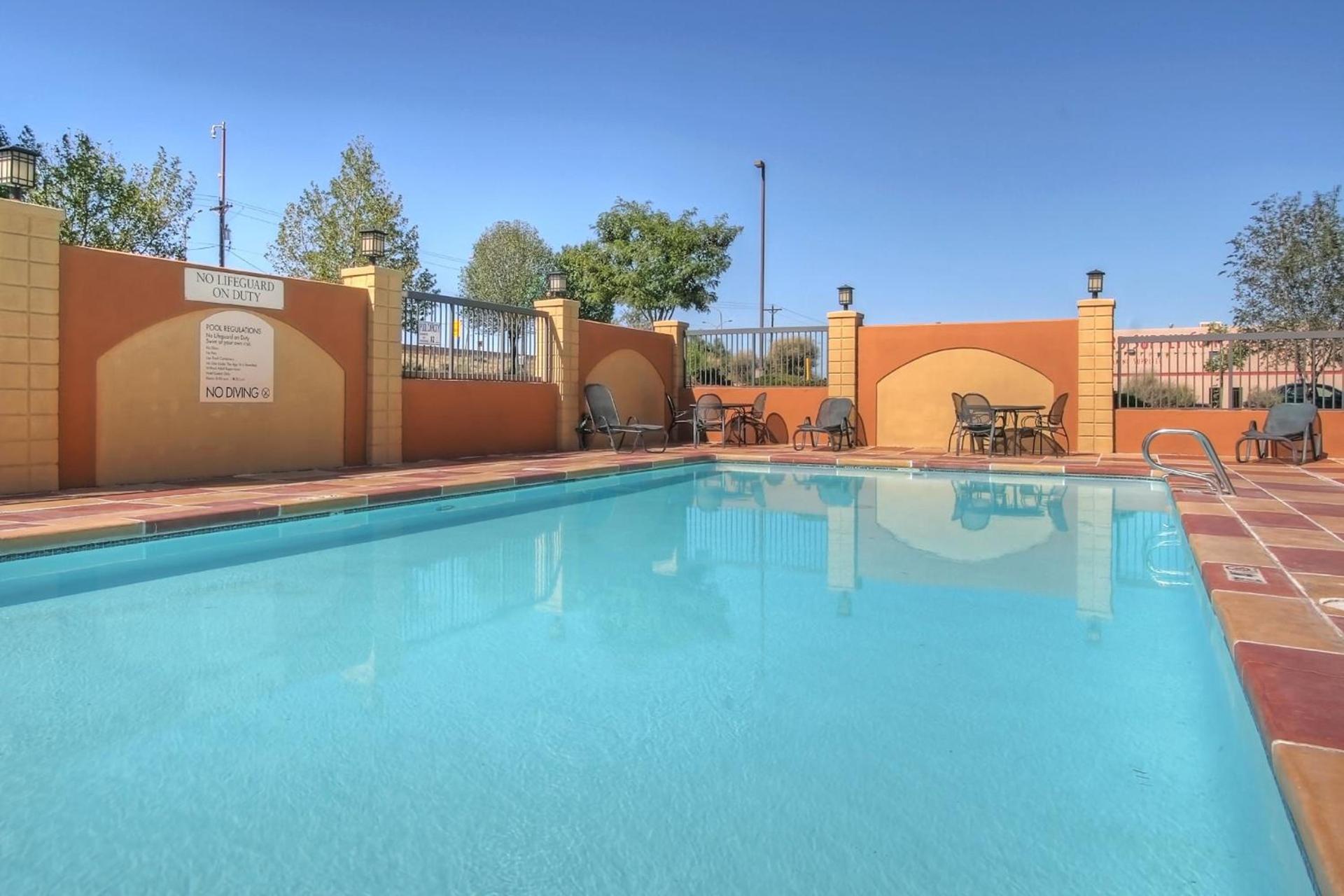 Holiday Inn Express Hotel & Suites Albuquerque Midtown by IHG photo 30