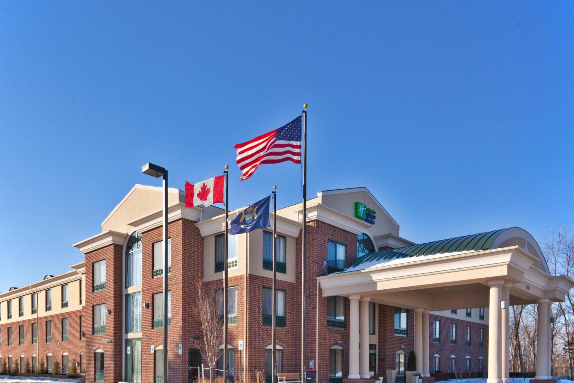 Holiday Inn Express & Suites Detroit - Novi by IHG — hotel in Novi